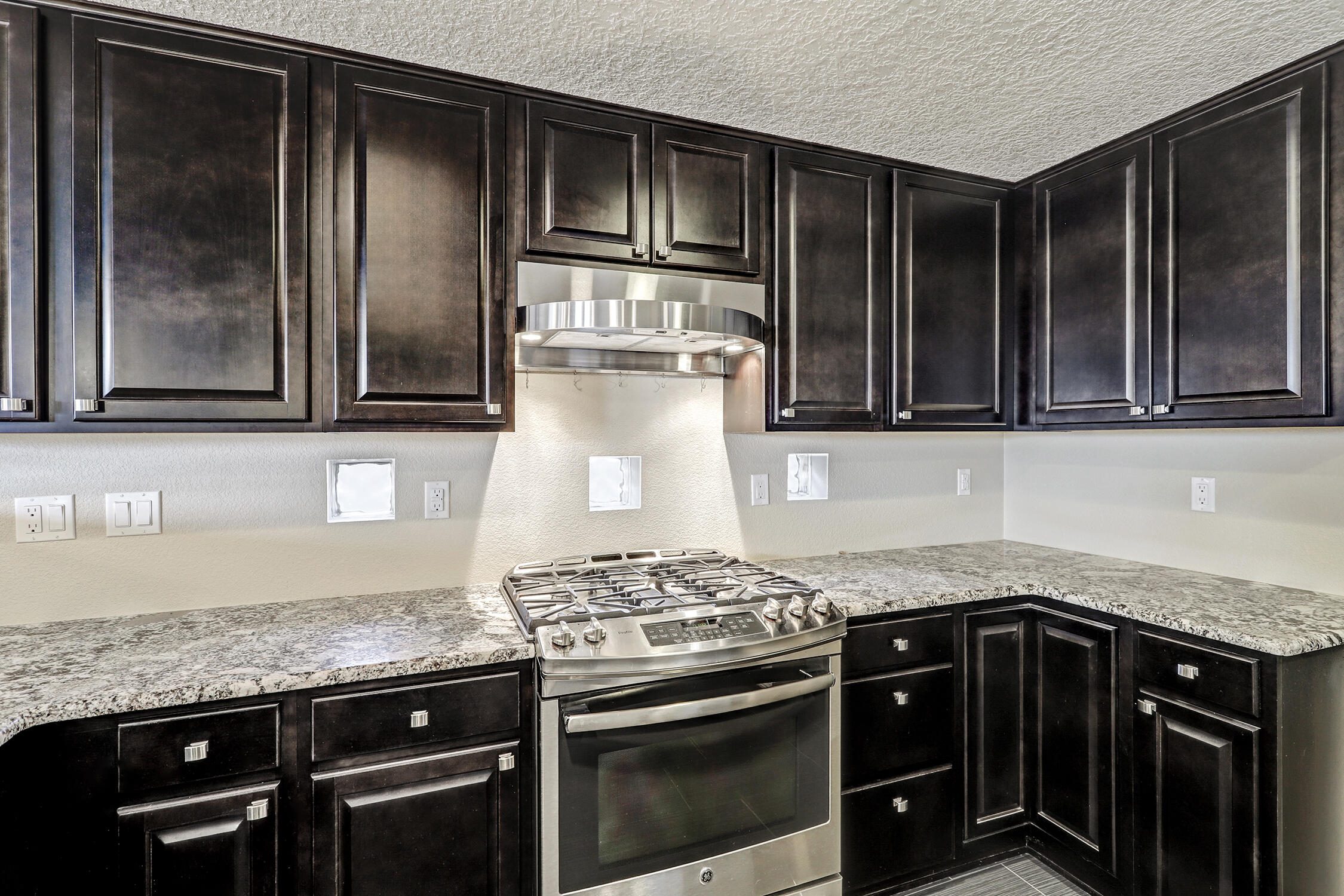 6400 RIMERA Avenue NW