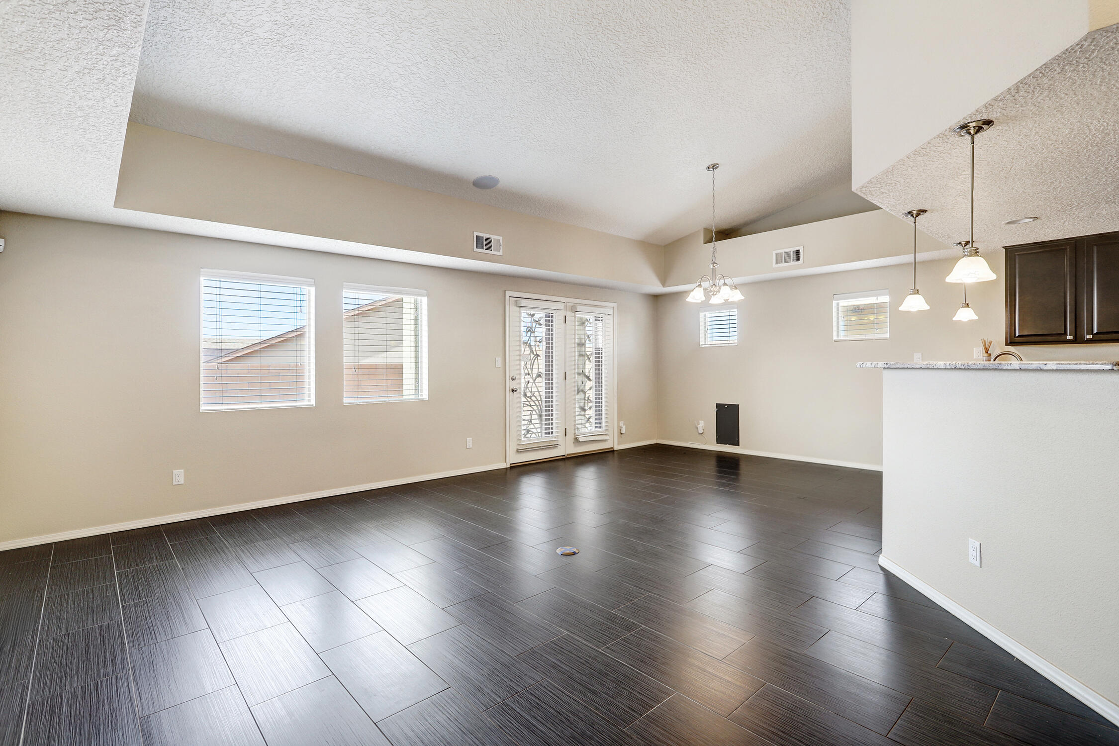 6400 RIMERA Avenue NW