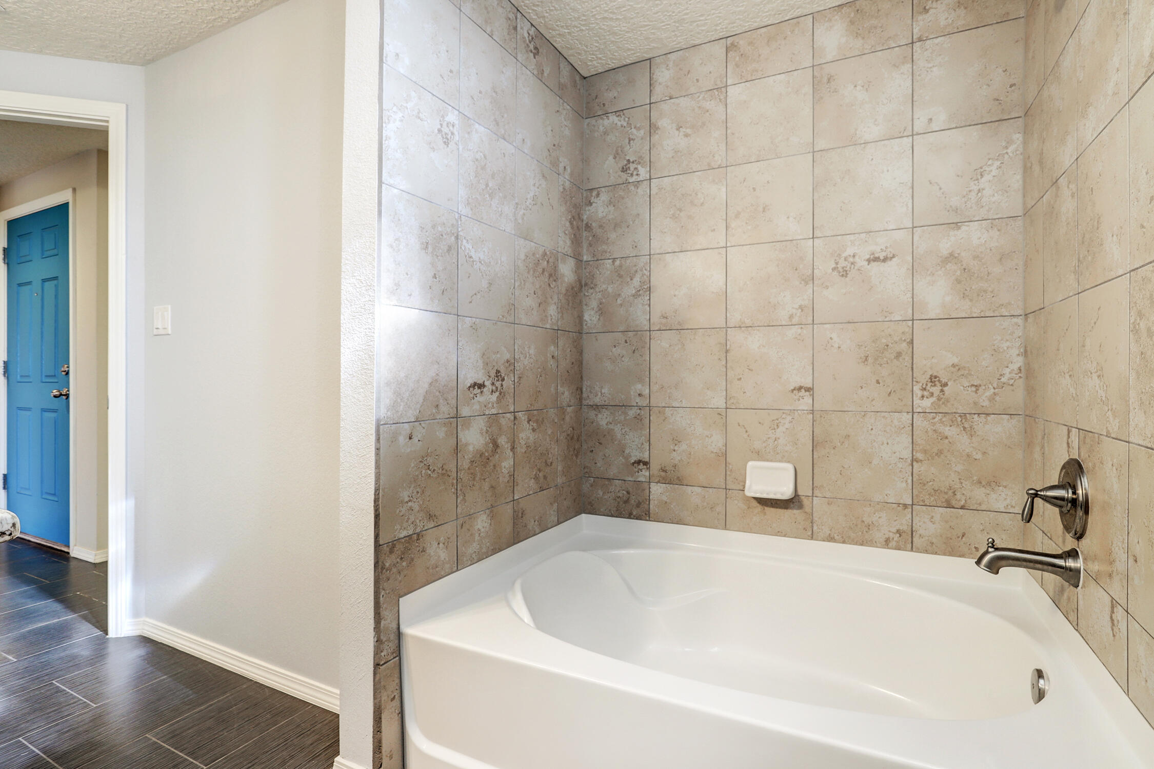 6400 RIMERA Avenue NW