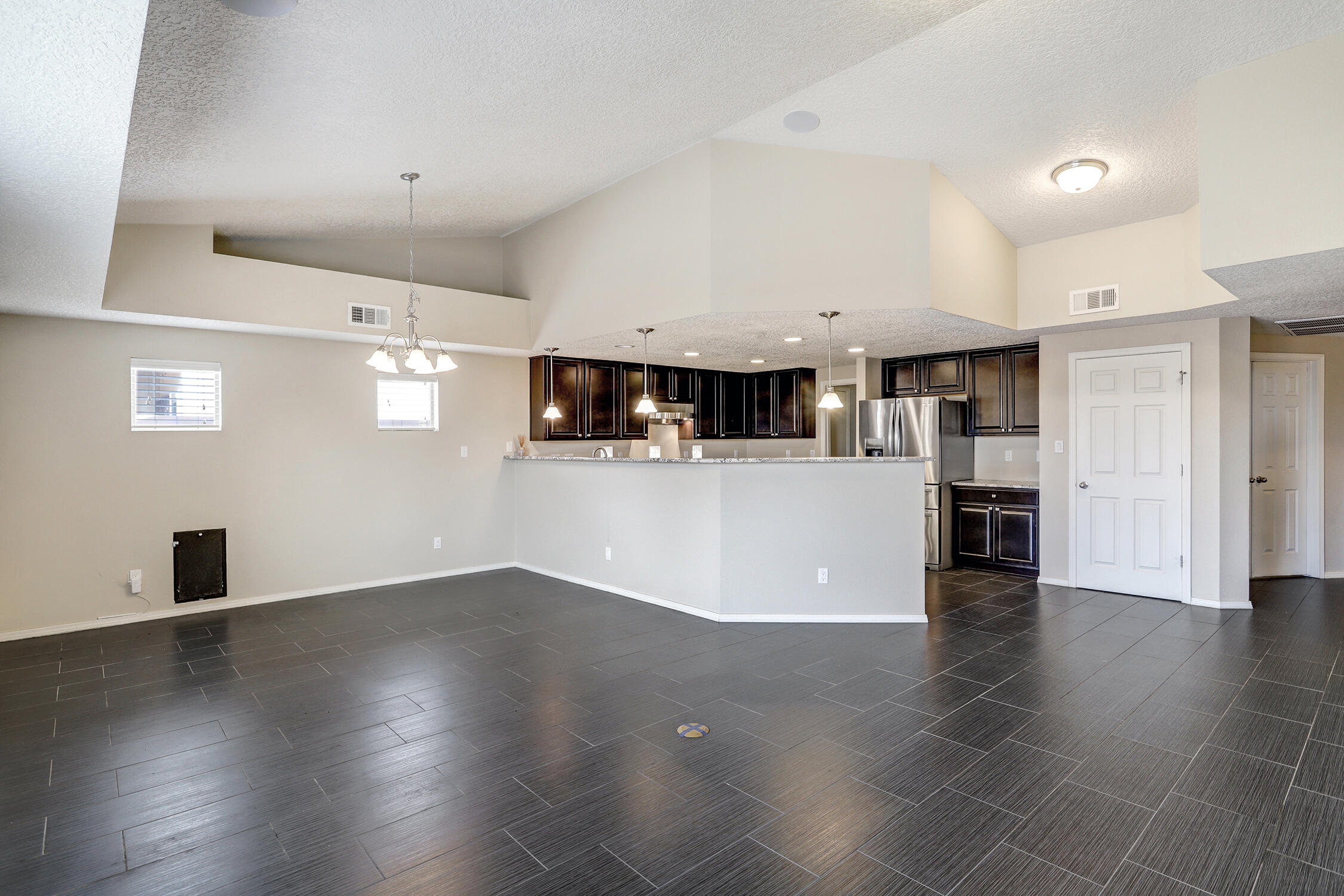 6400 RIMERA Avenue NW