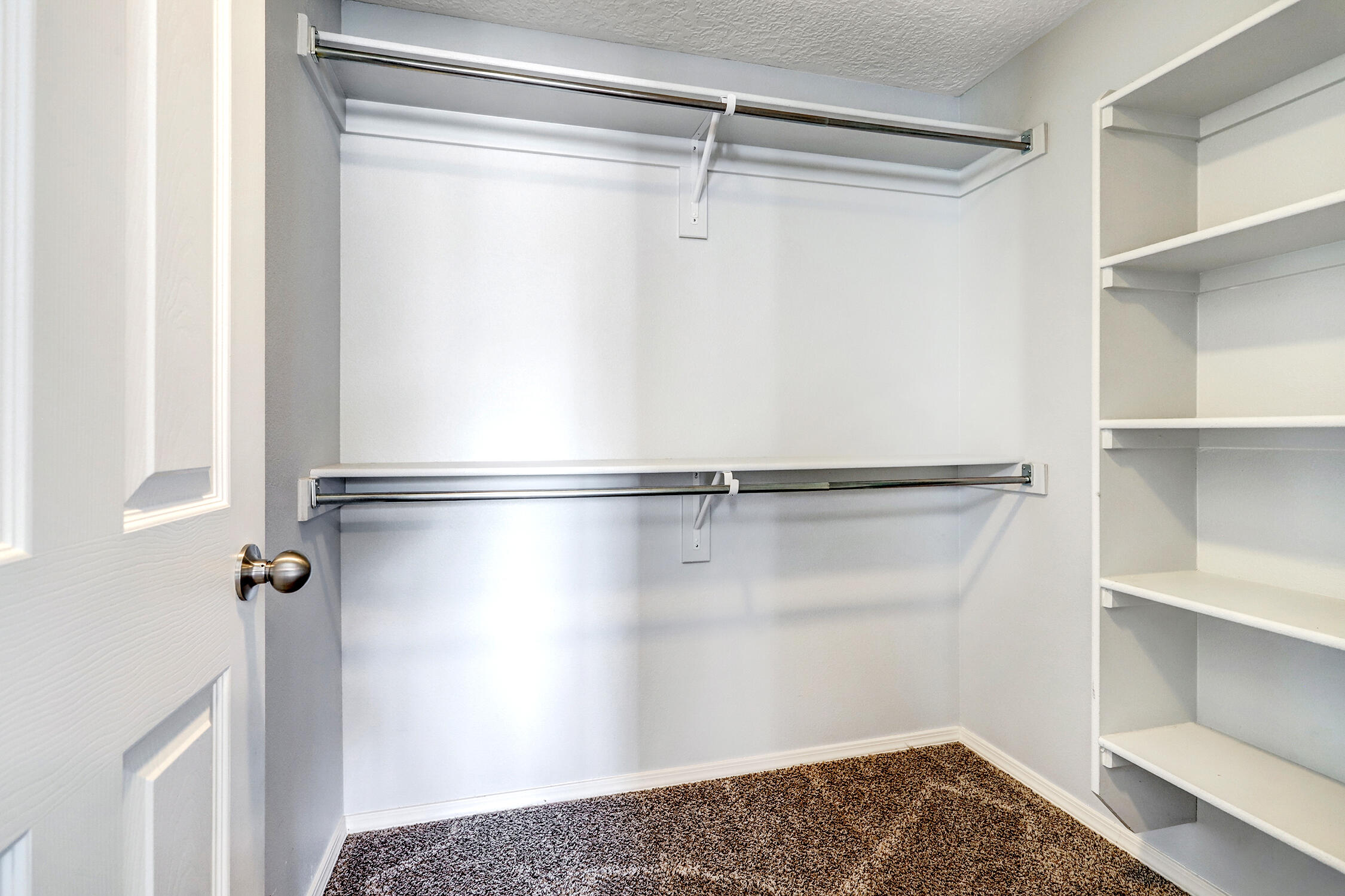 6400 RIMERA Avenue NW