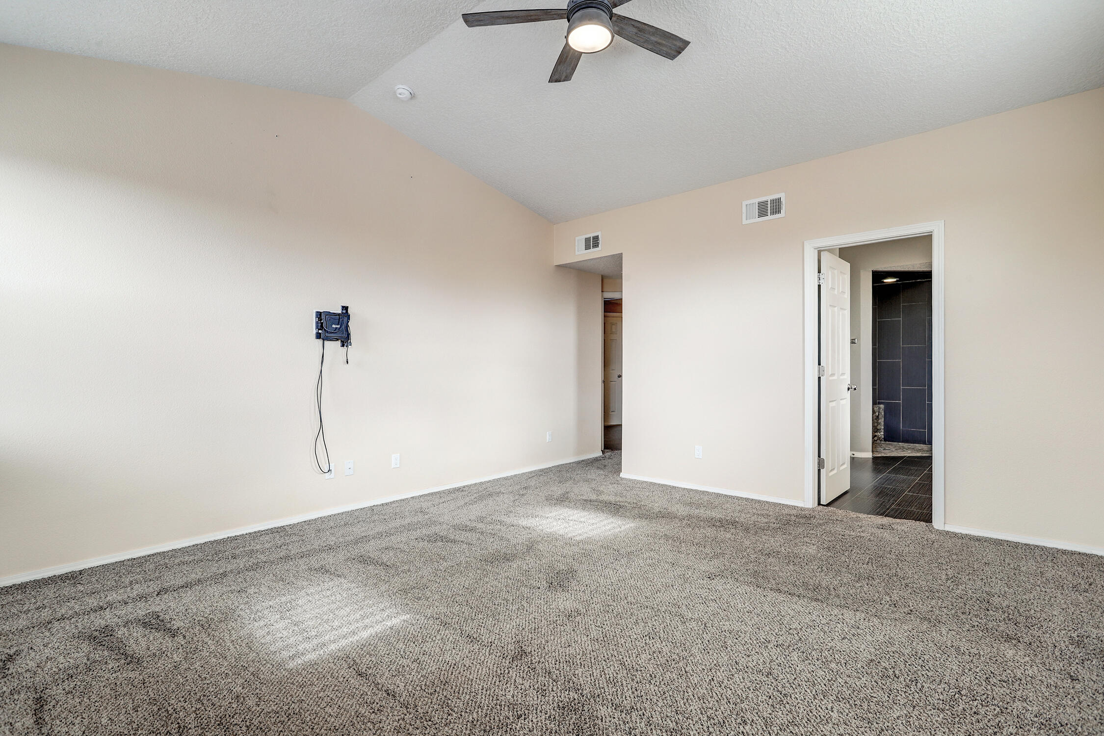 6400 RIMERA Avenue NW