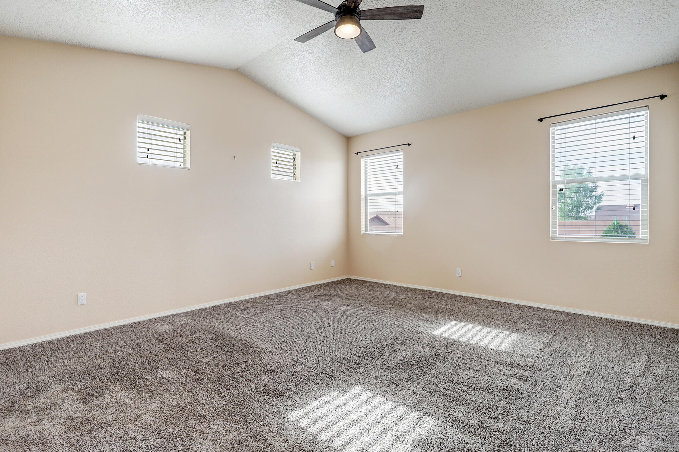 6400 RIMERA Avenue NW