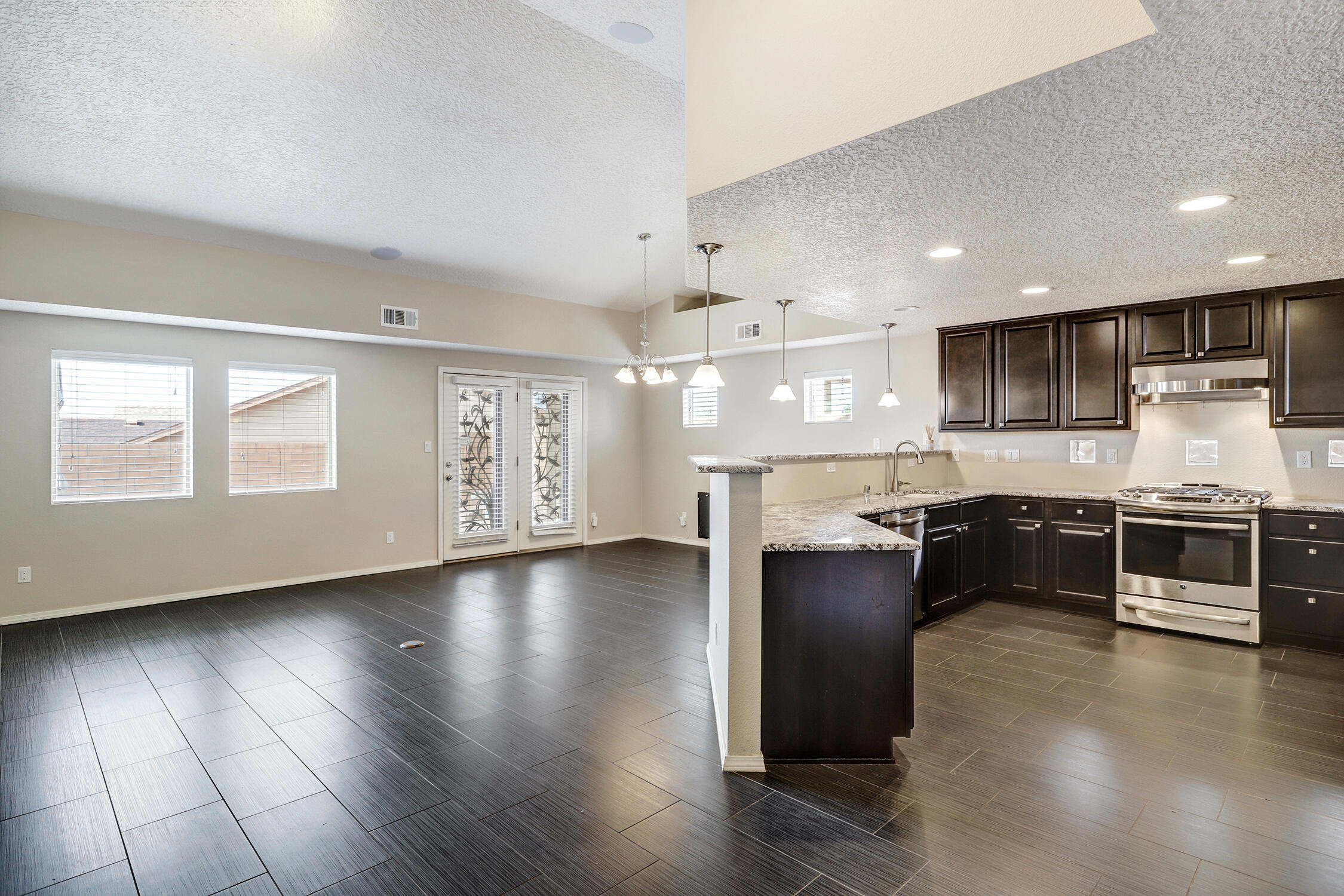 6400 RIMERA Avenue NW