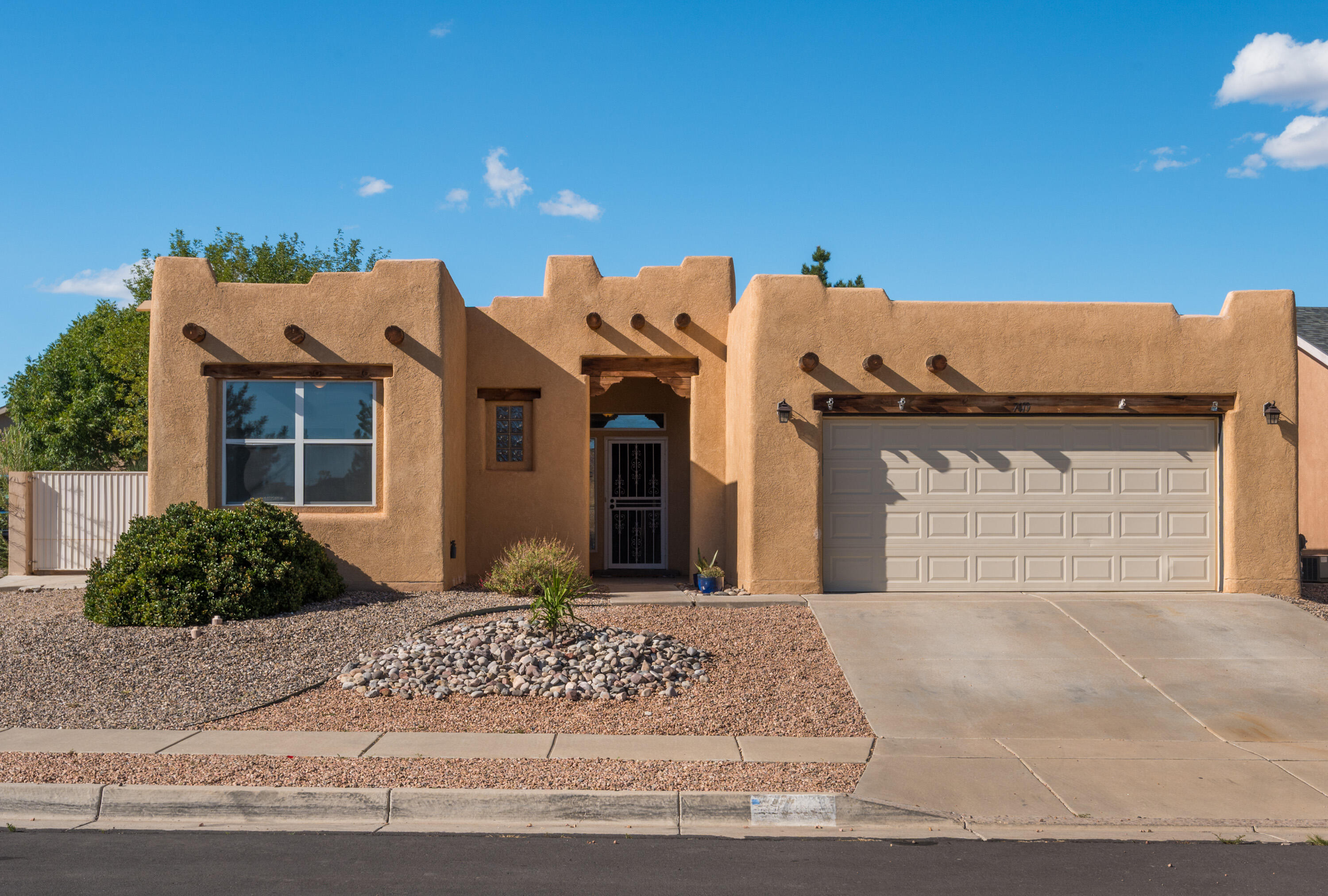 7419 KINGFISHER Court NW
