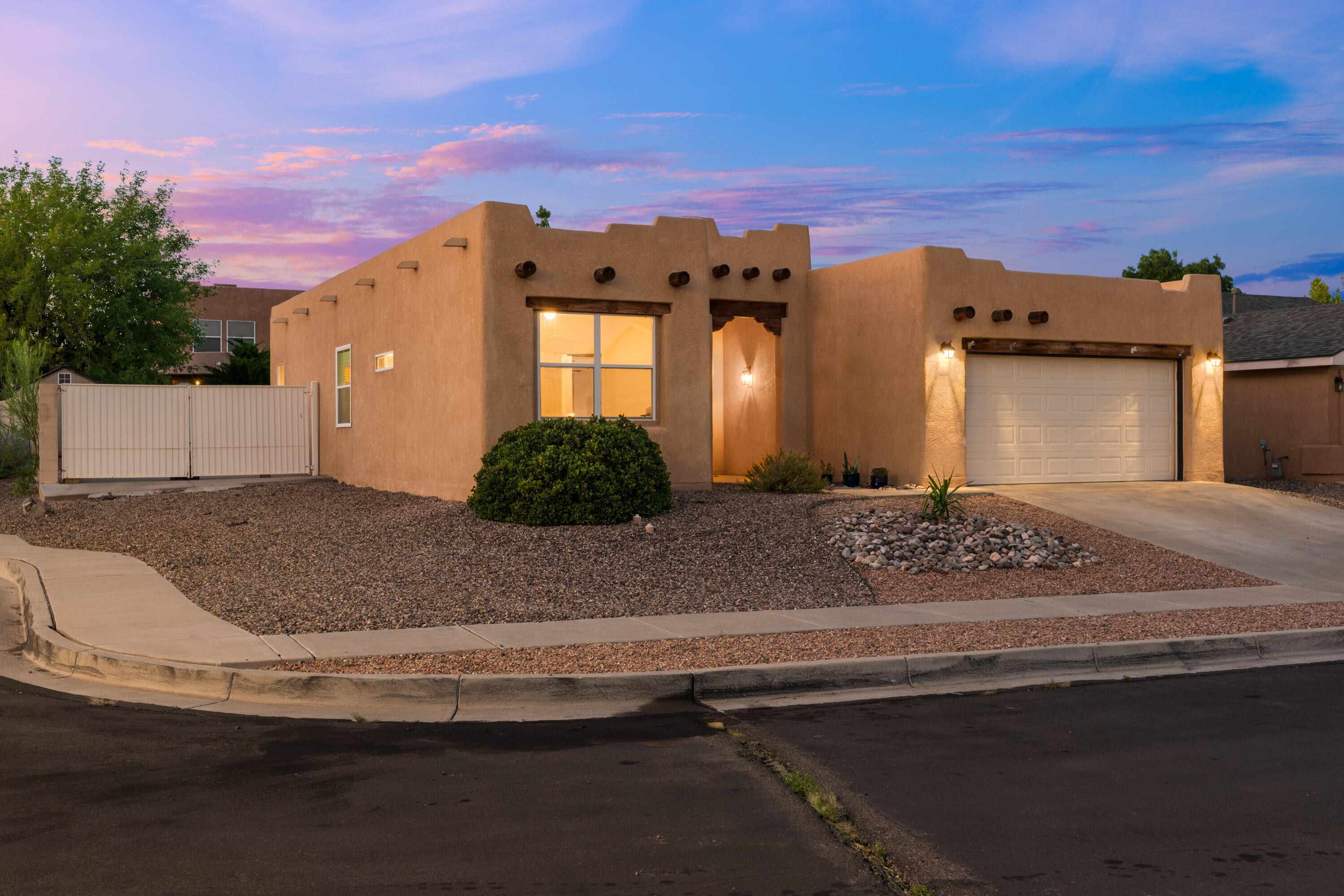 7419 KINGFISHER Court NW
