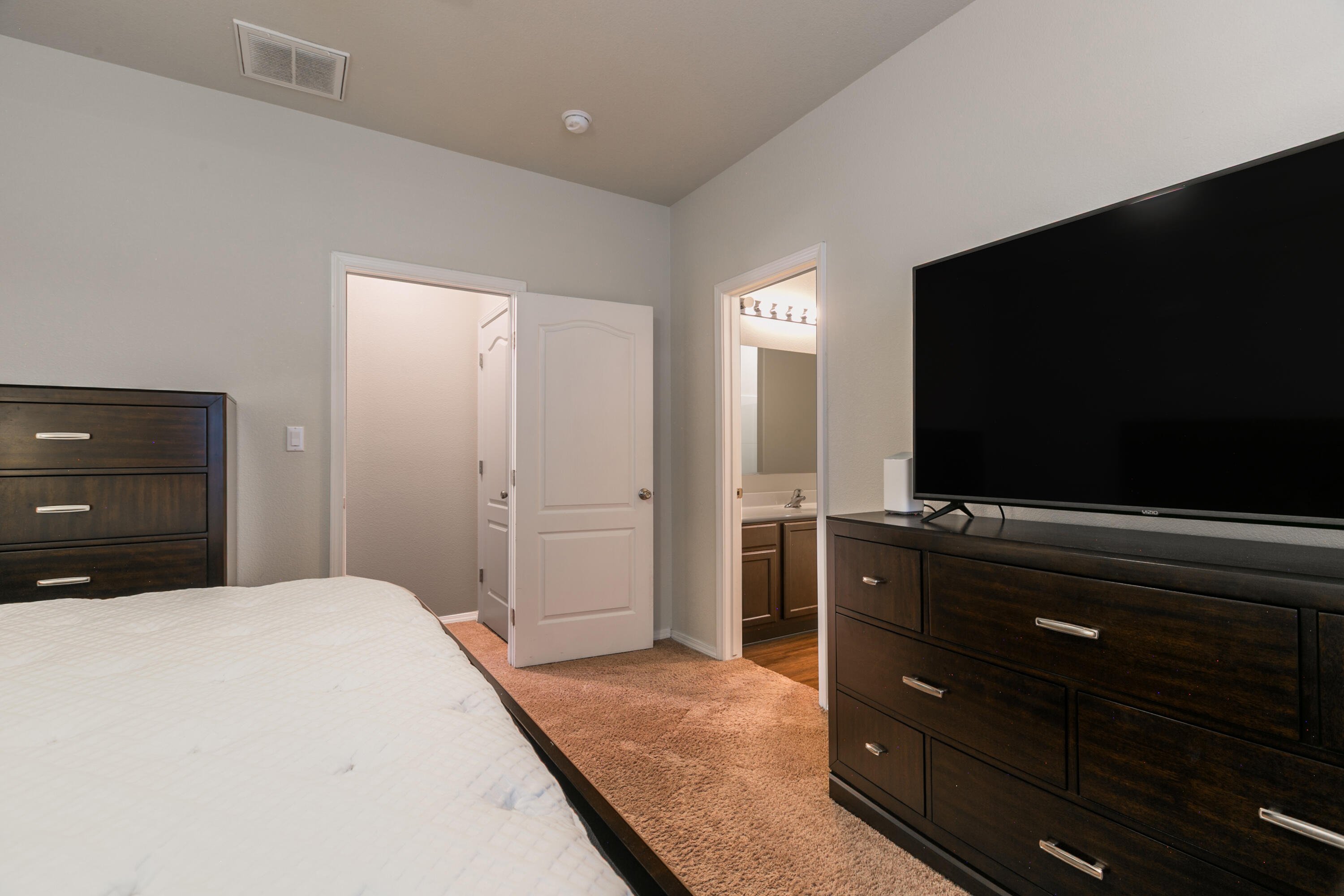 10019 FARINOSA Avenue SW