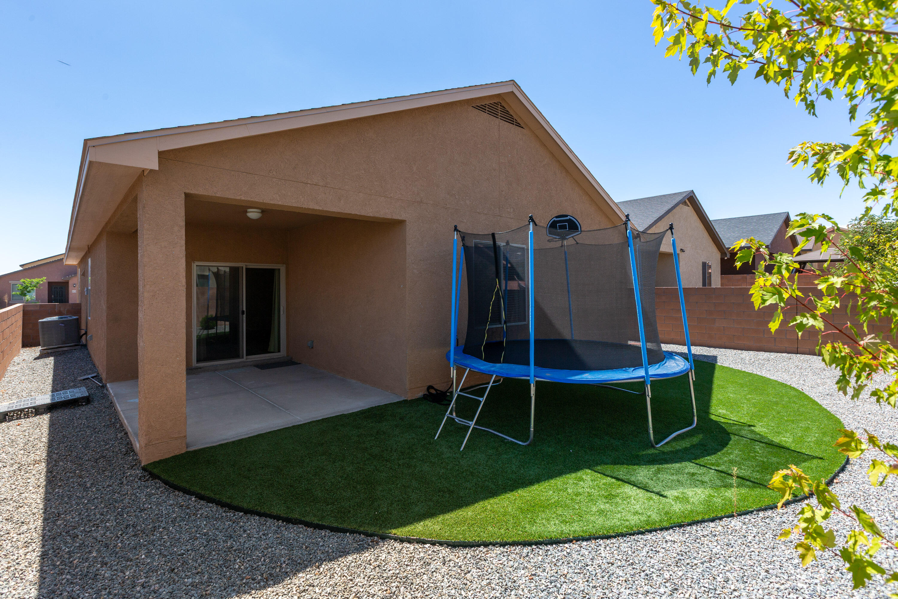 10019 FARINOSA Avenue SW