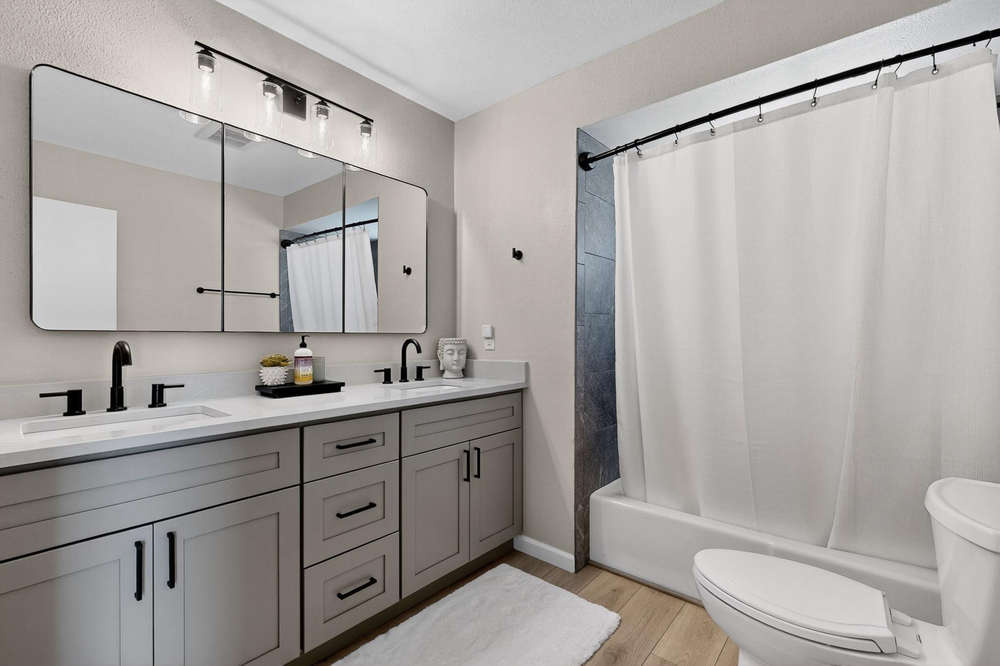 12129 GLEN CANYON Road NE