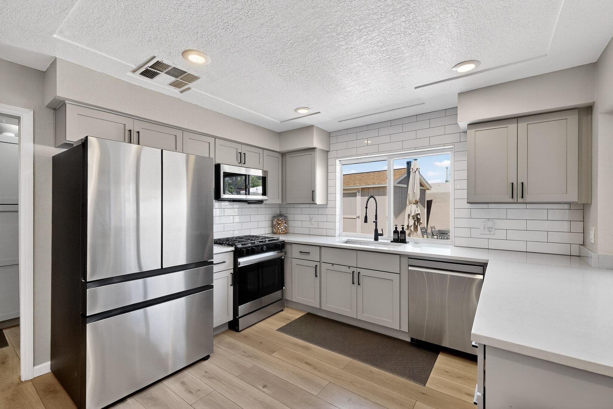 12129 GLEN CANYON Road NE