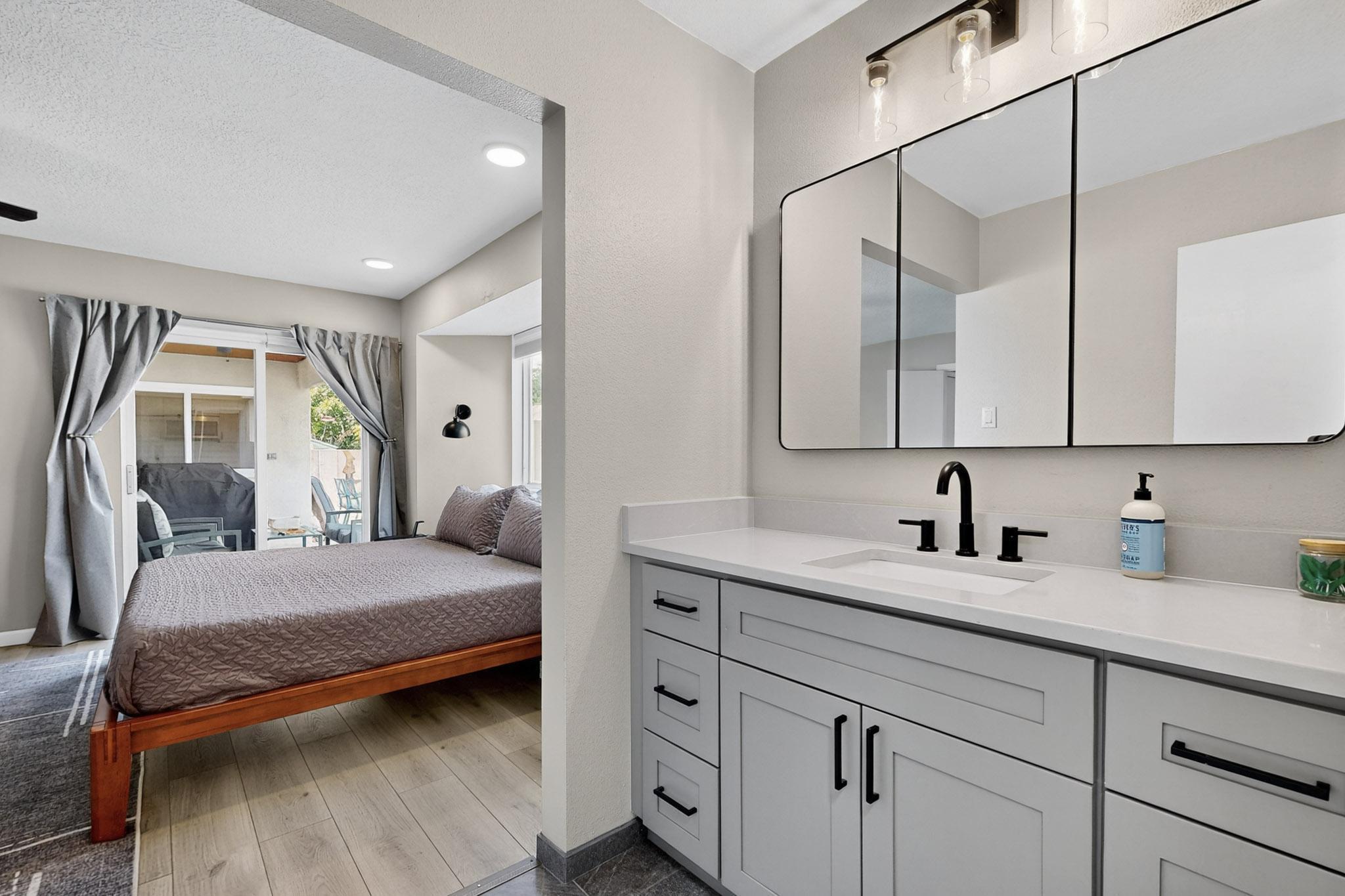 12129 GLEN CANYON Road NE