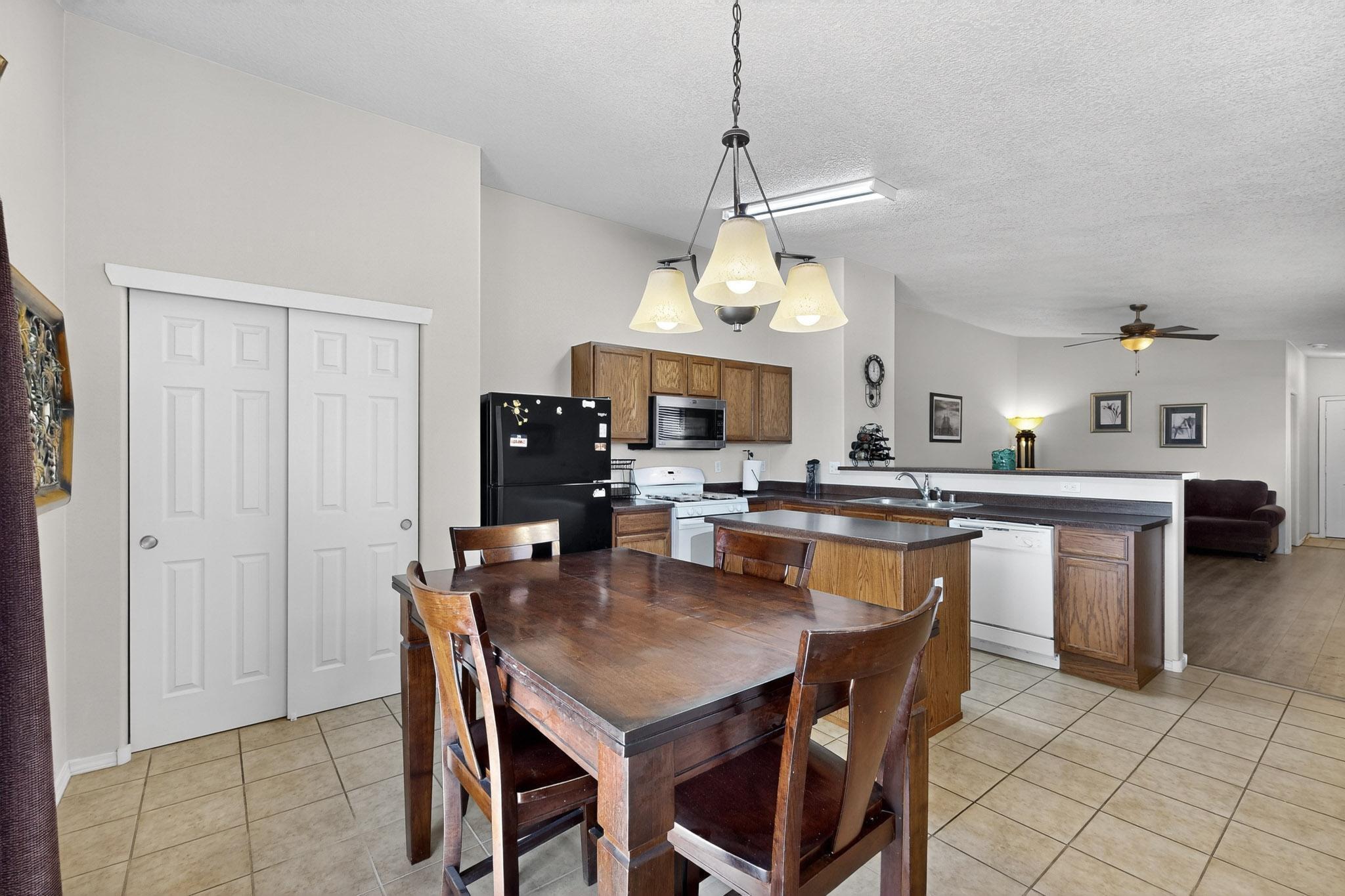 3717 LUCID MEADOWS Drive NE