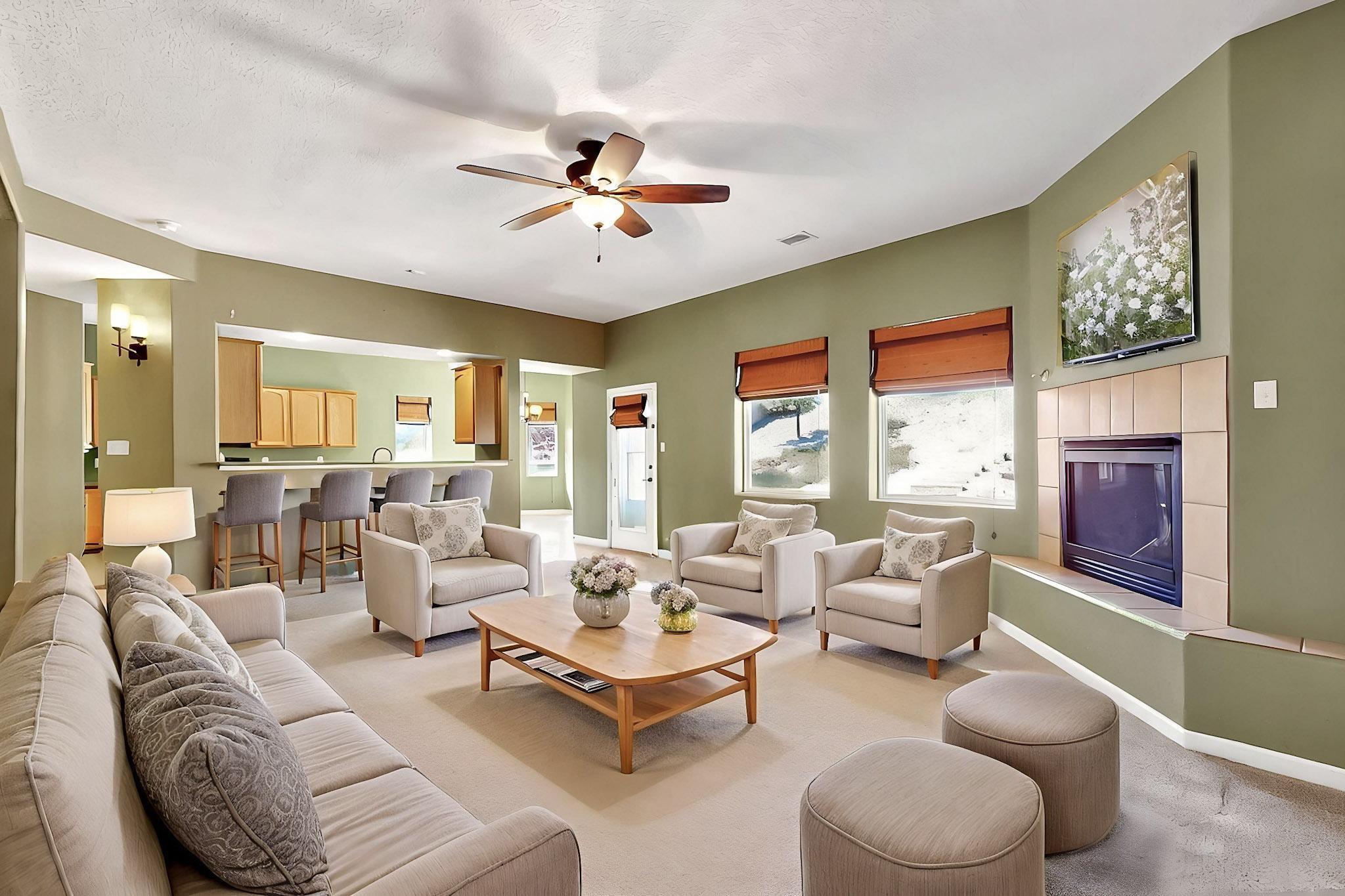 2157 DEER TRAIL Loop NE