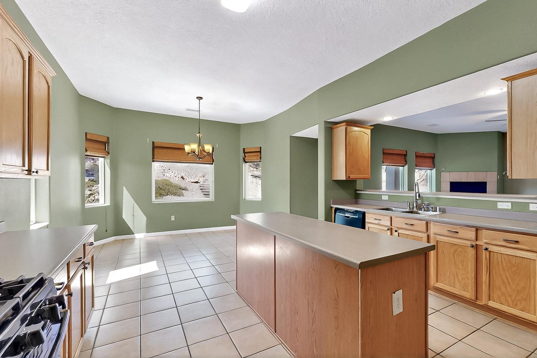 2157 DEER TRAIL Loop NE