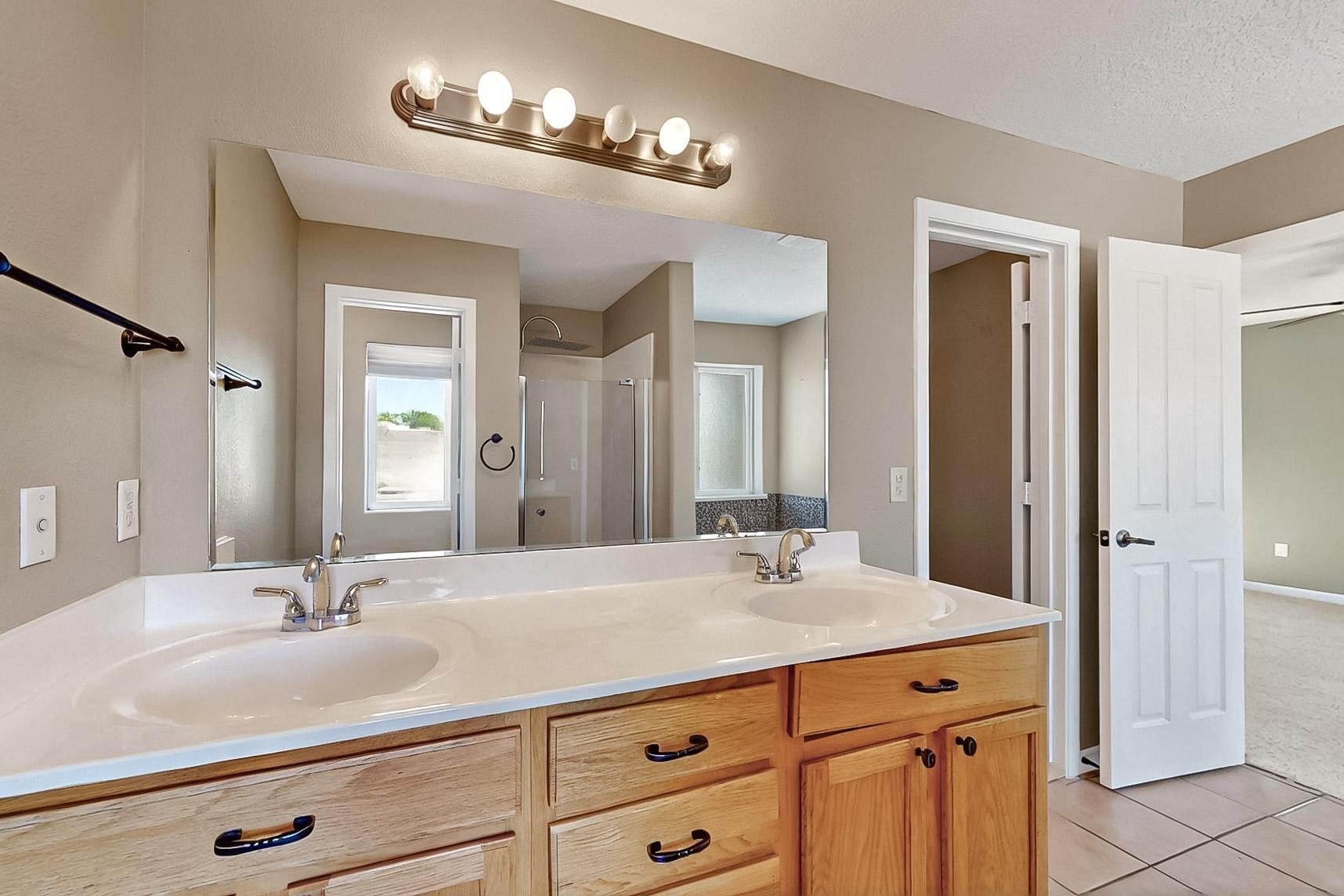 2157 DEER TRAIL Loop NE