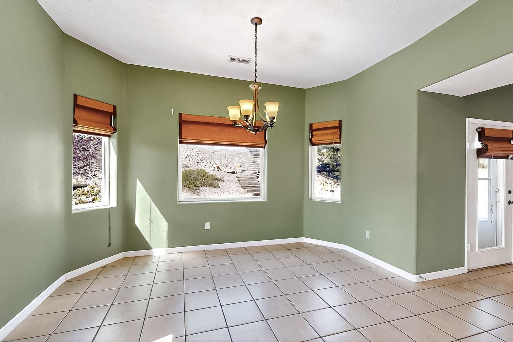 2157 DEER TRAIL Loop NE