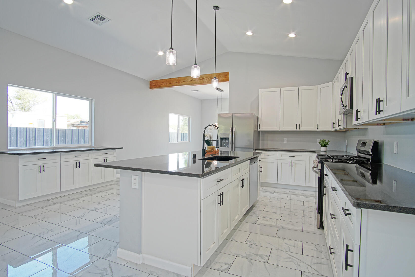 6981 ISLETA Boulevard SW