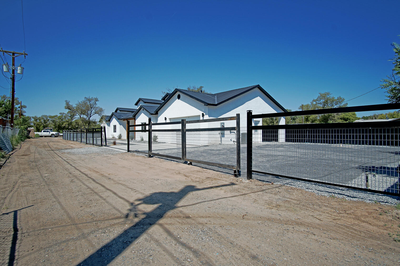 6981 ISLETA Boulevard SW