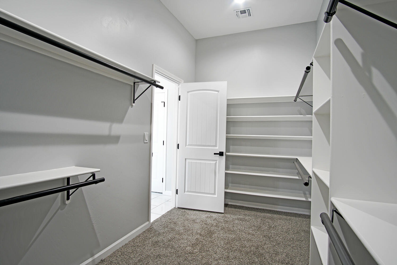 6981 ISLETA Boulevard SW