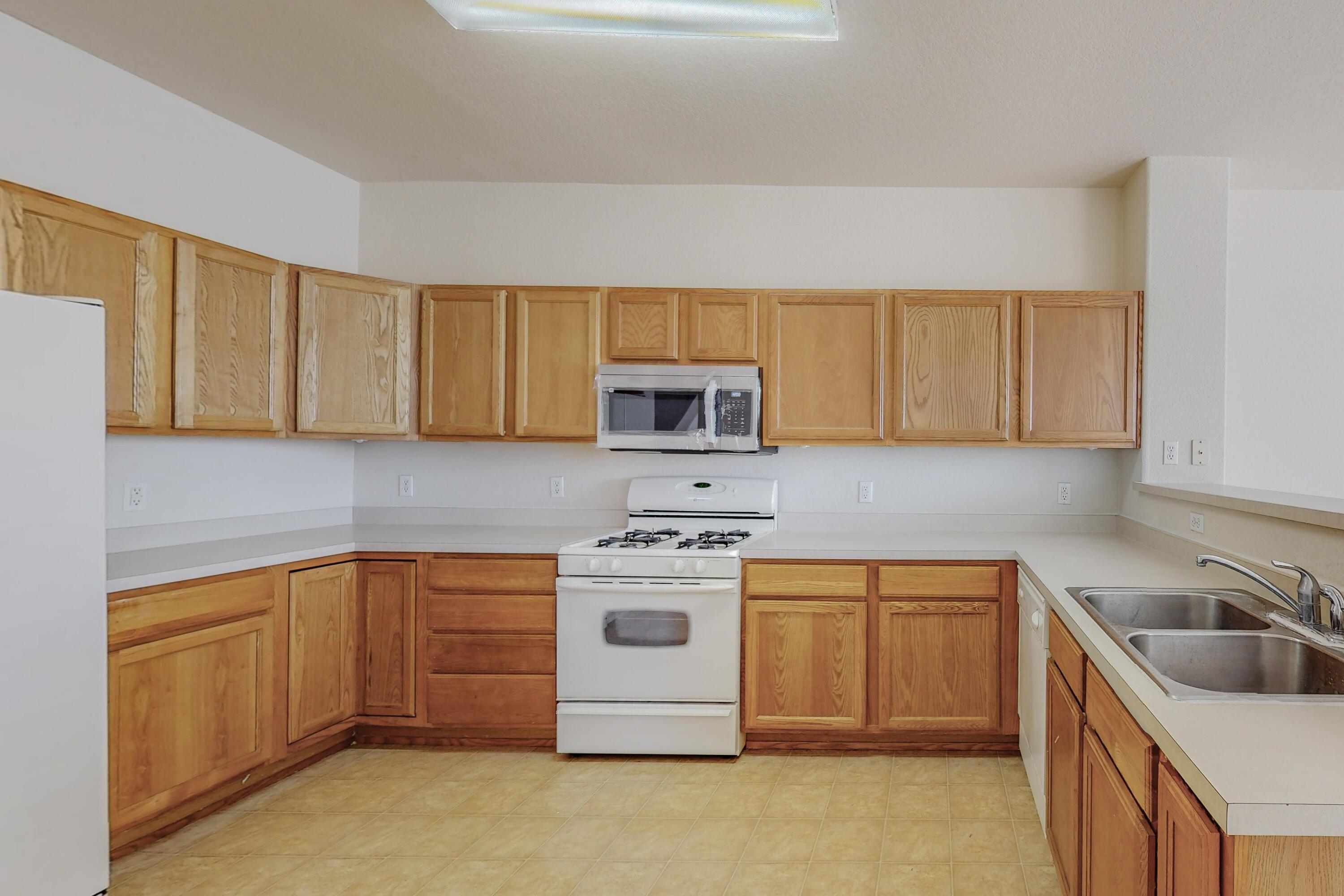 6568 LOS PUEBLOS Place NW