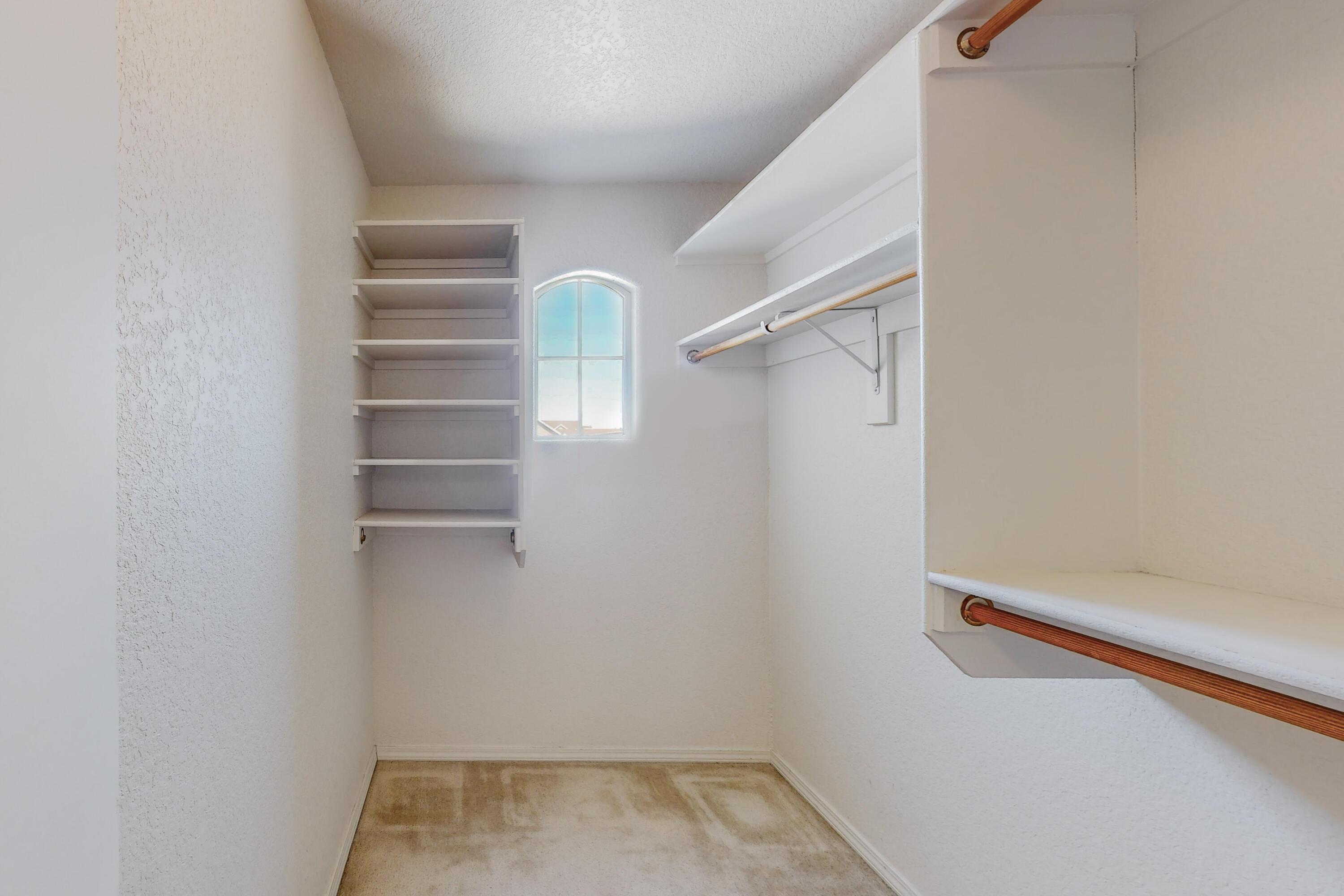 6568 LOS PUEBLOS Place NW