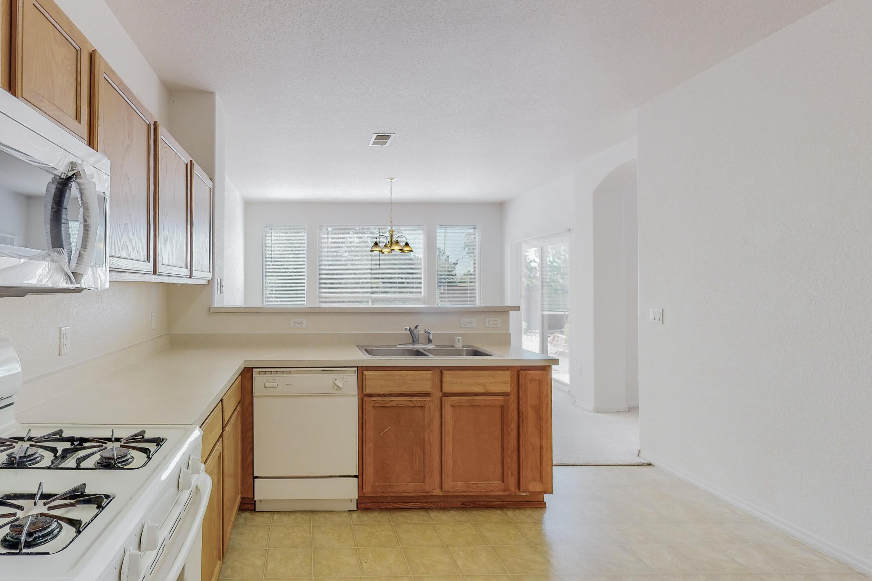 6568 LOS PUEBLOS Place NW