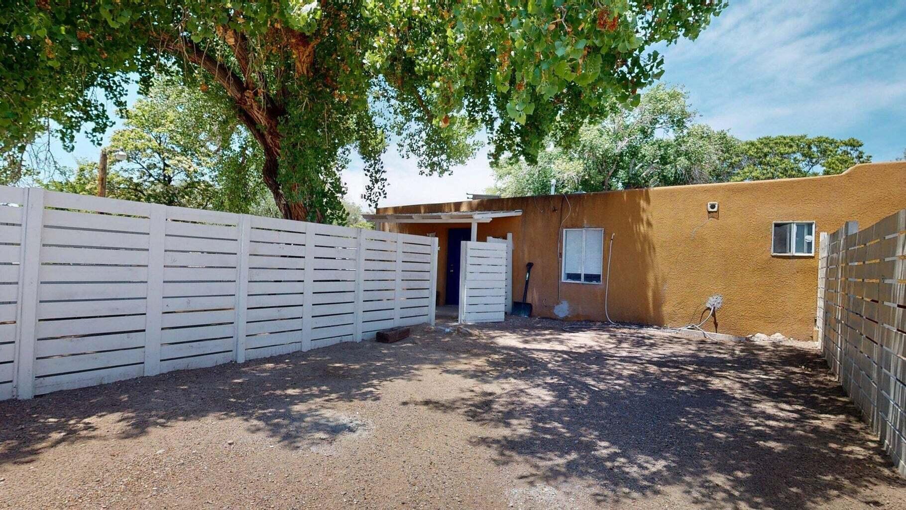 1203, 1207 Barelas Road SW