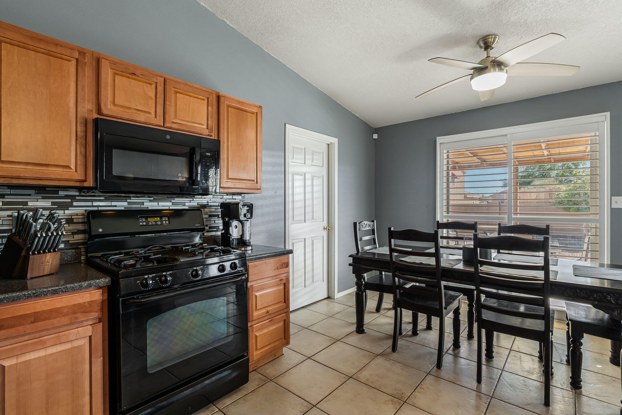 7136 HARTFORD HILLS Drive NE