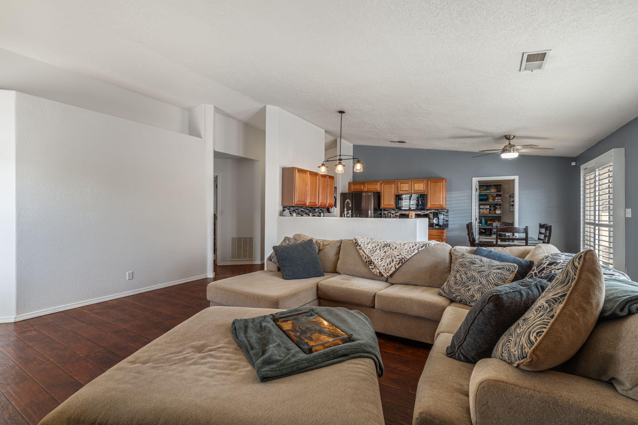 7136 HARTFORD HILLS Drive NE