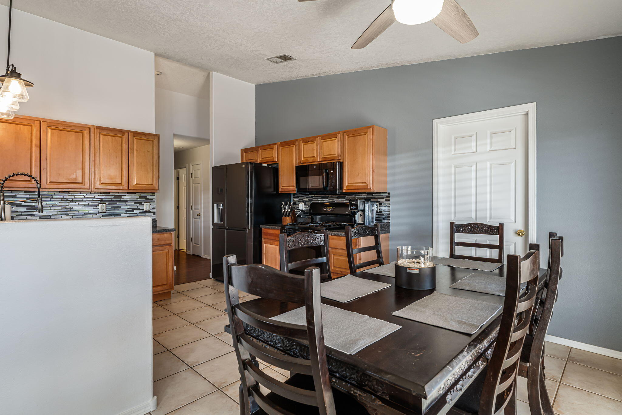 7136 HARTFORD HILLS Drive NE