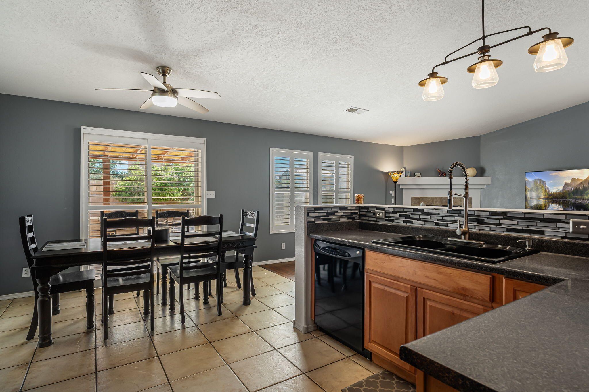 7136 HARTFORD HILLS Drive NE