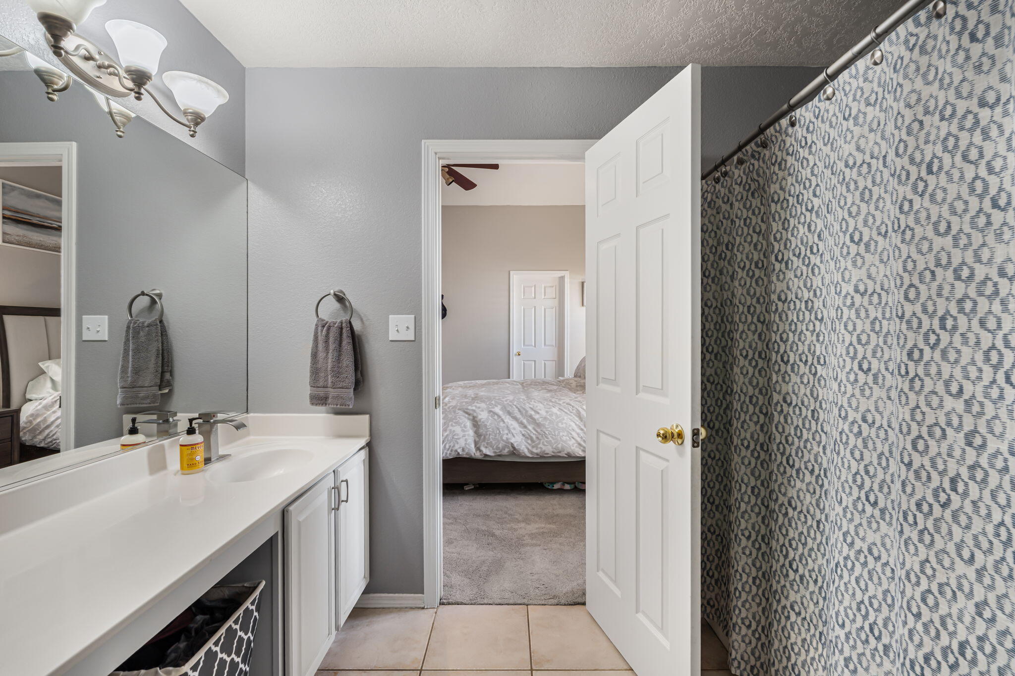 7136 HARTFORD HILLS Drive NE