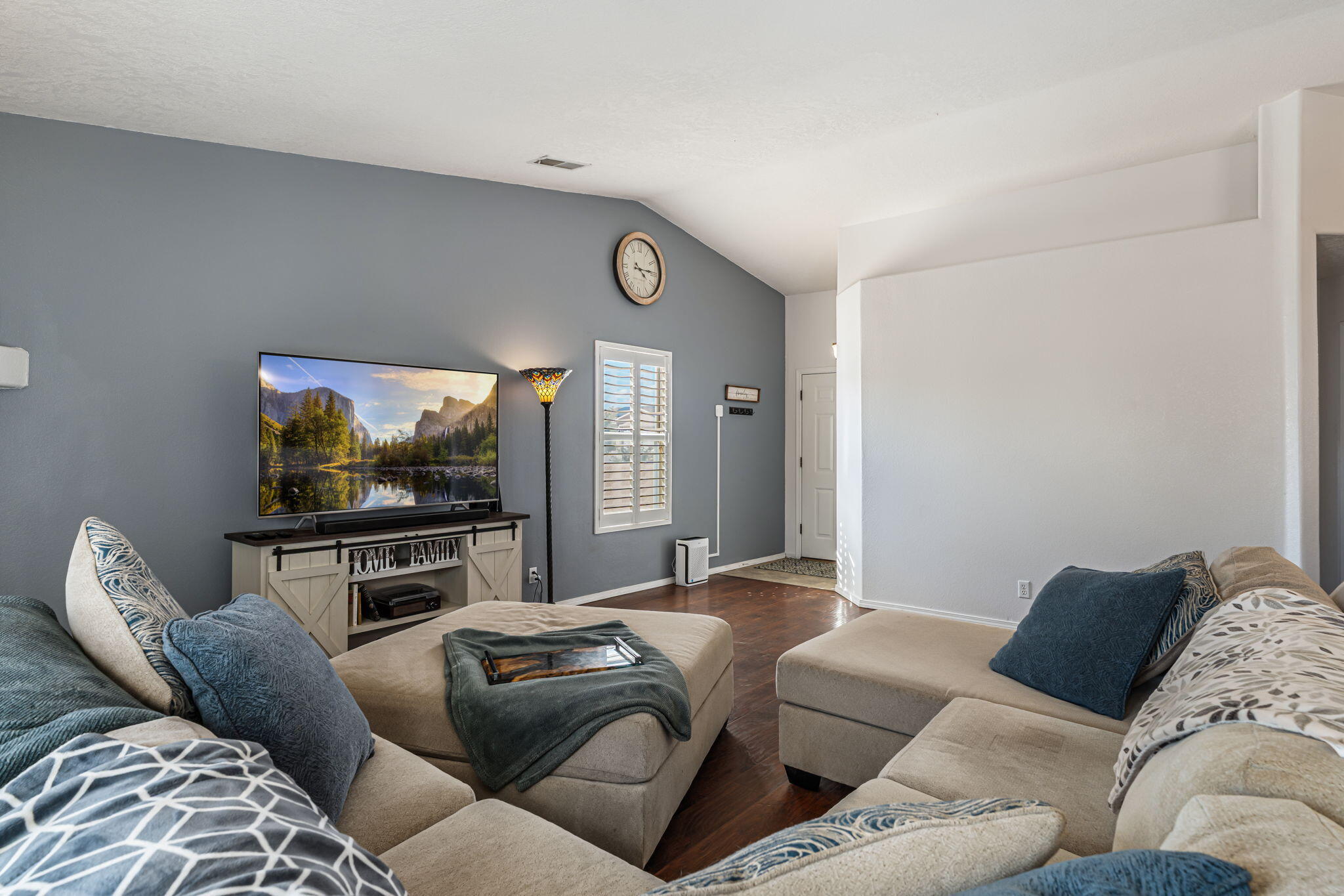 7136 HARTFORD HILLS Drive NE