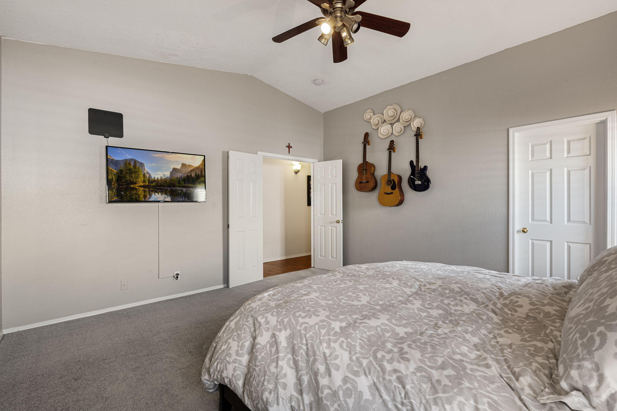 7136 HARTFORD HILLS Drive NE