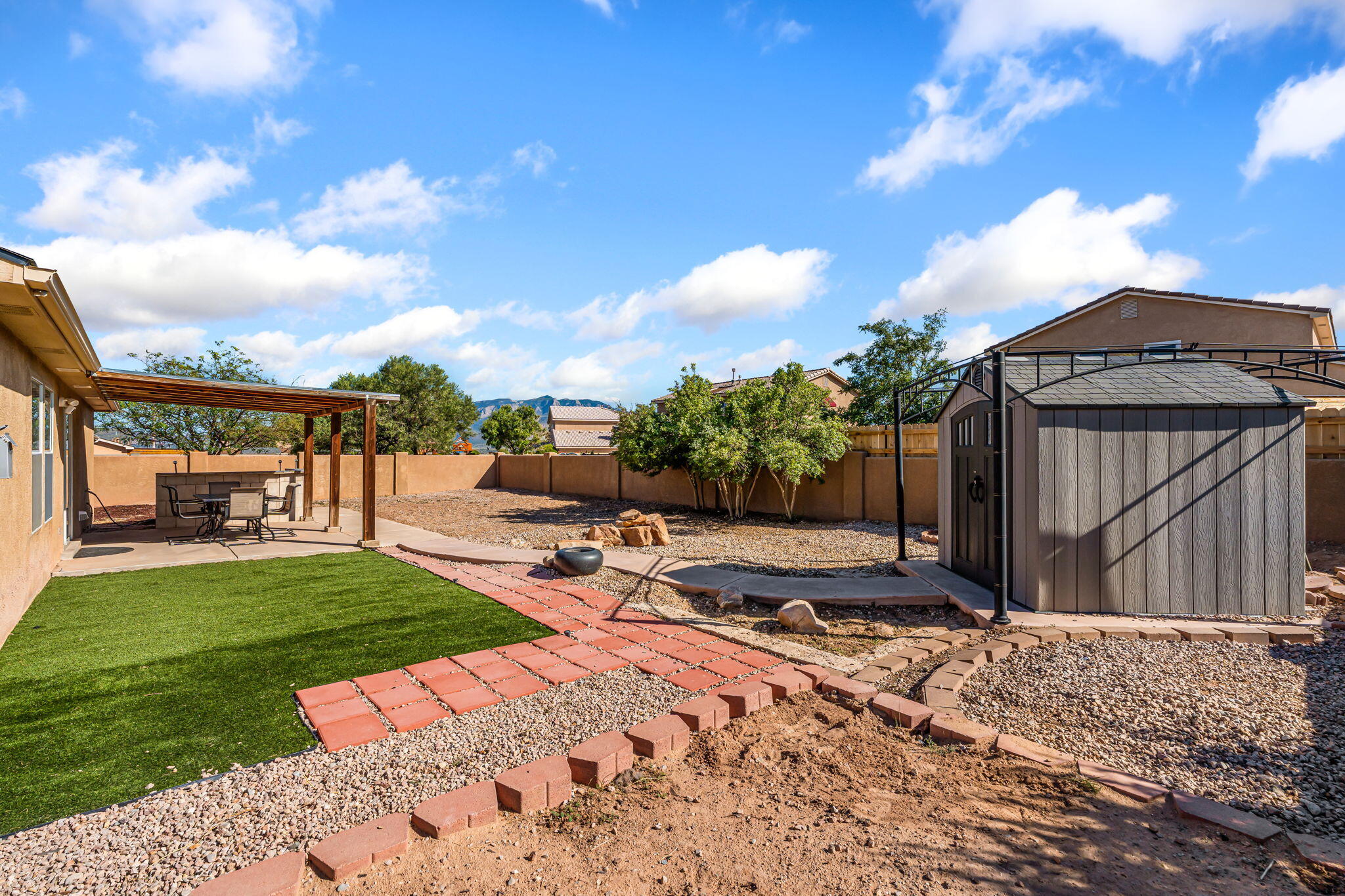 7136 HARTFORD HILLS Drive NE