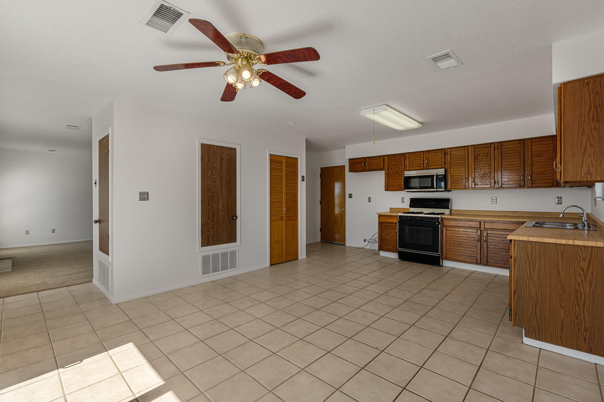 4340 PUMICE Drive NE