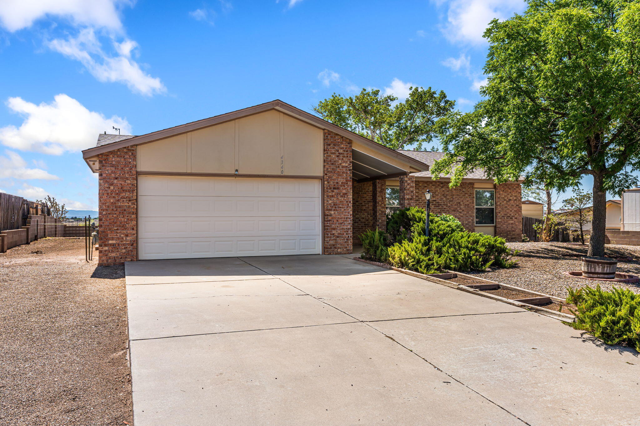 4340 PUMICE Drive NE