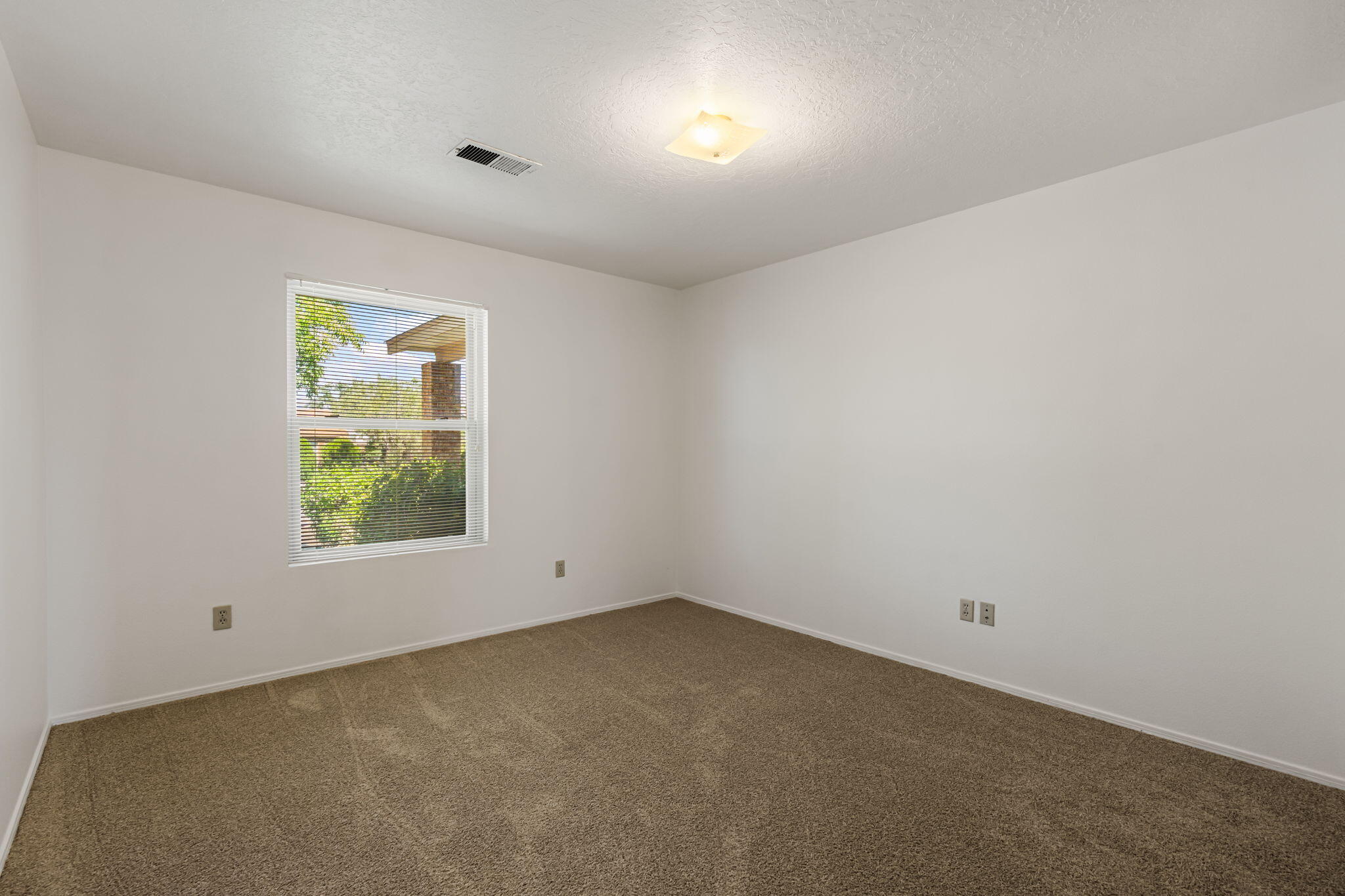 4340 PUMICE Drive NE