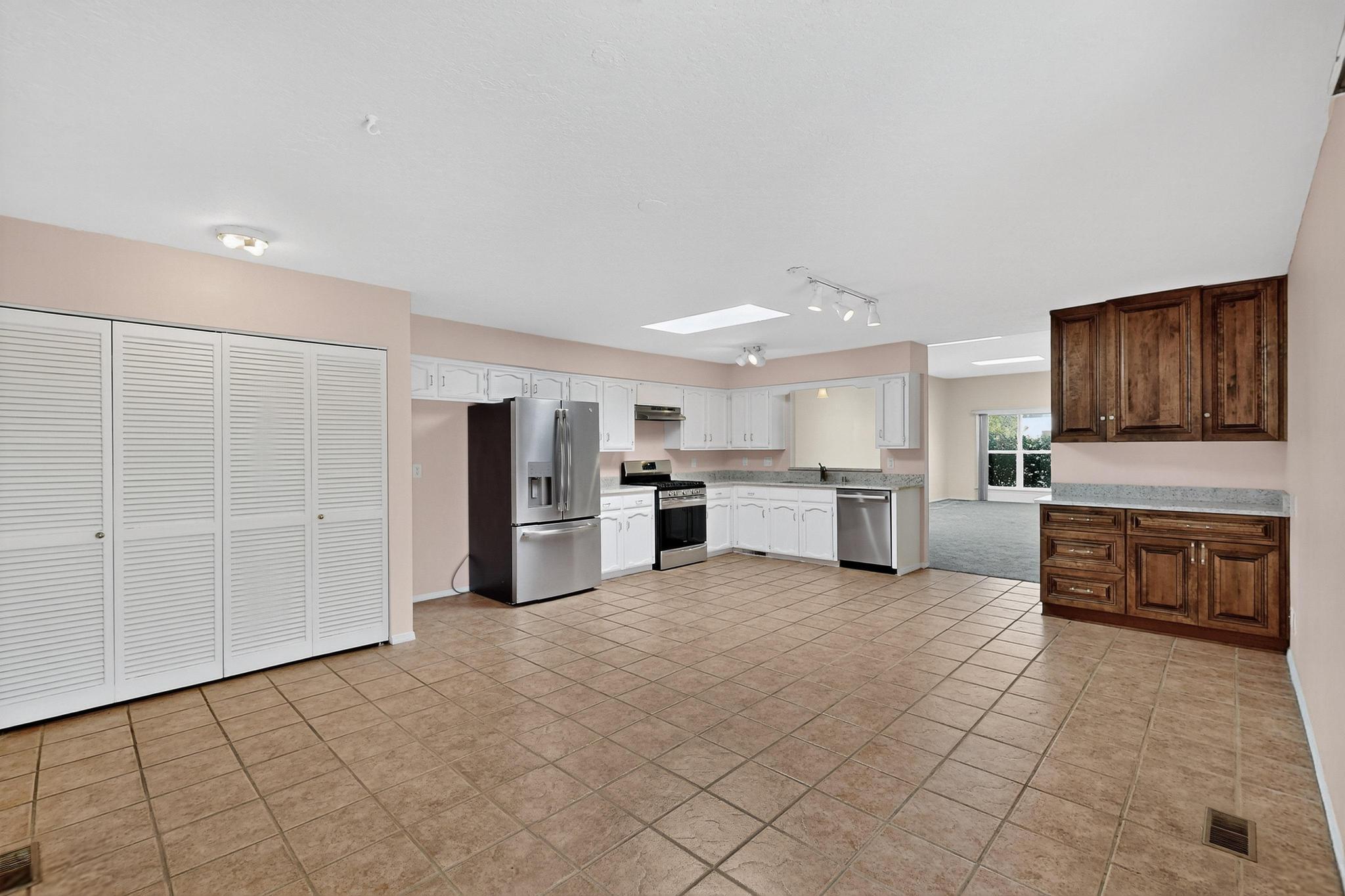 8910 Chambers Place NE