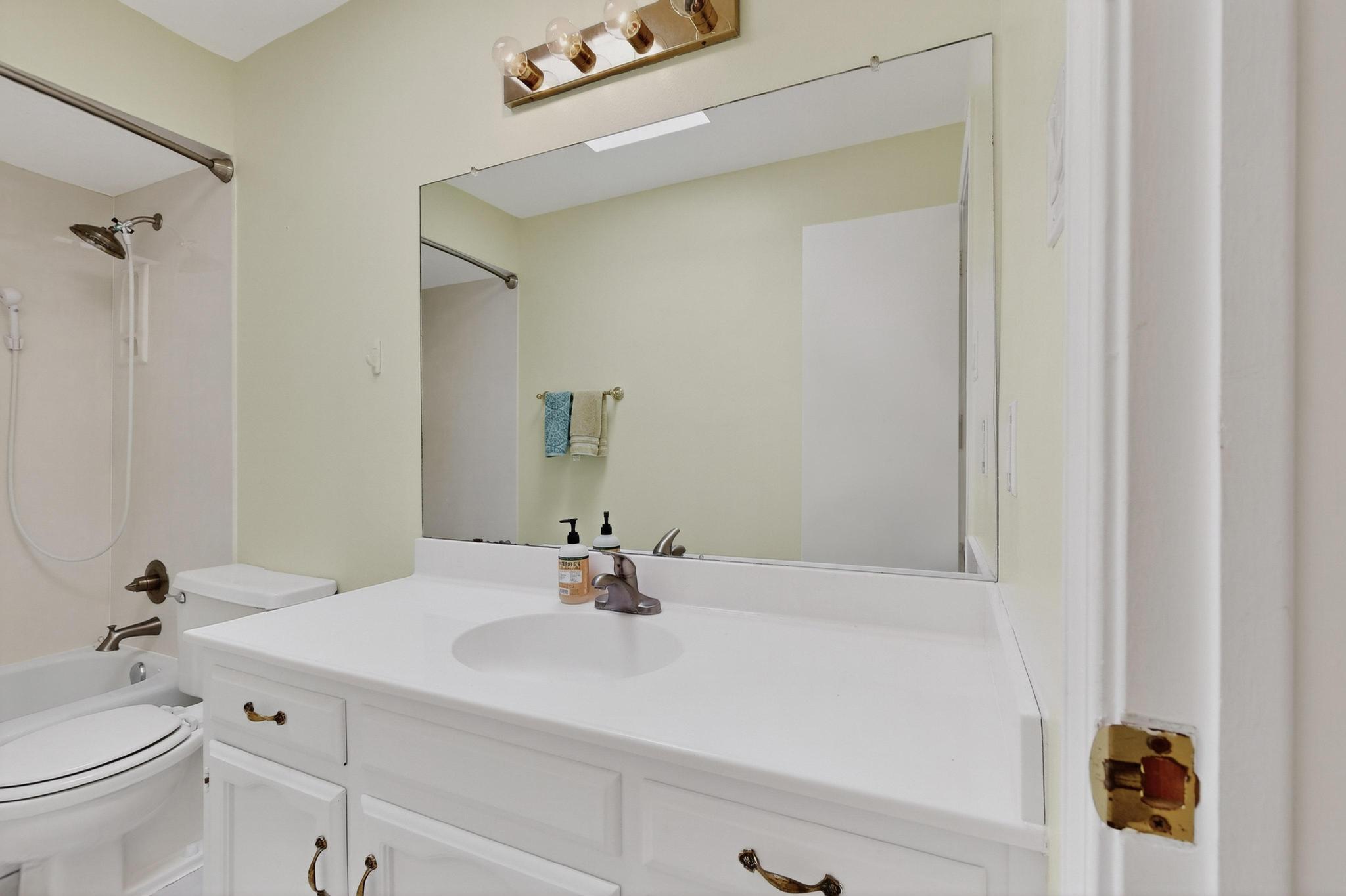 8910 Chambers Place NE