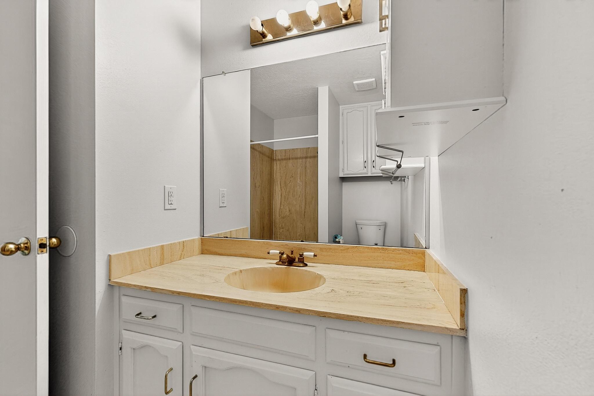 8910 Chambers Place NE