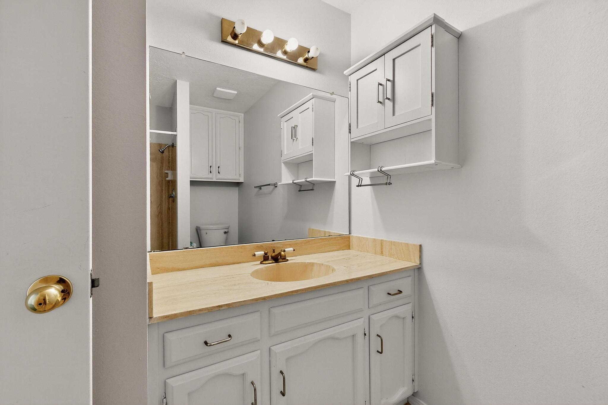 8910 Chambers Place NE