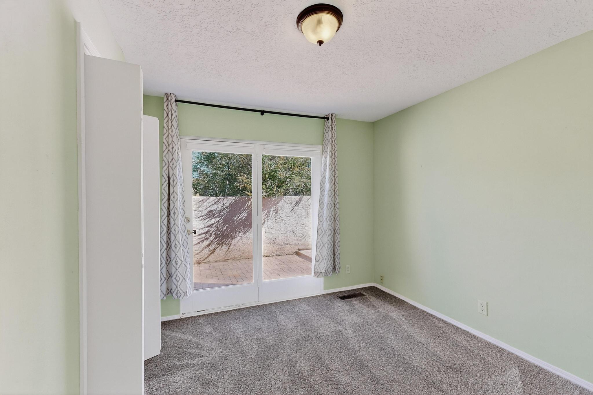 8910 Chambers Place NE