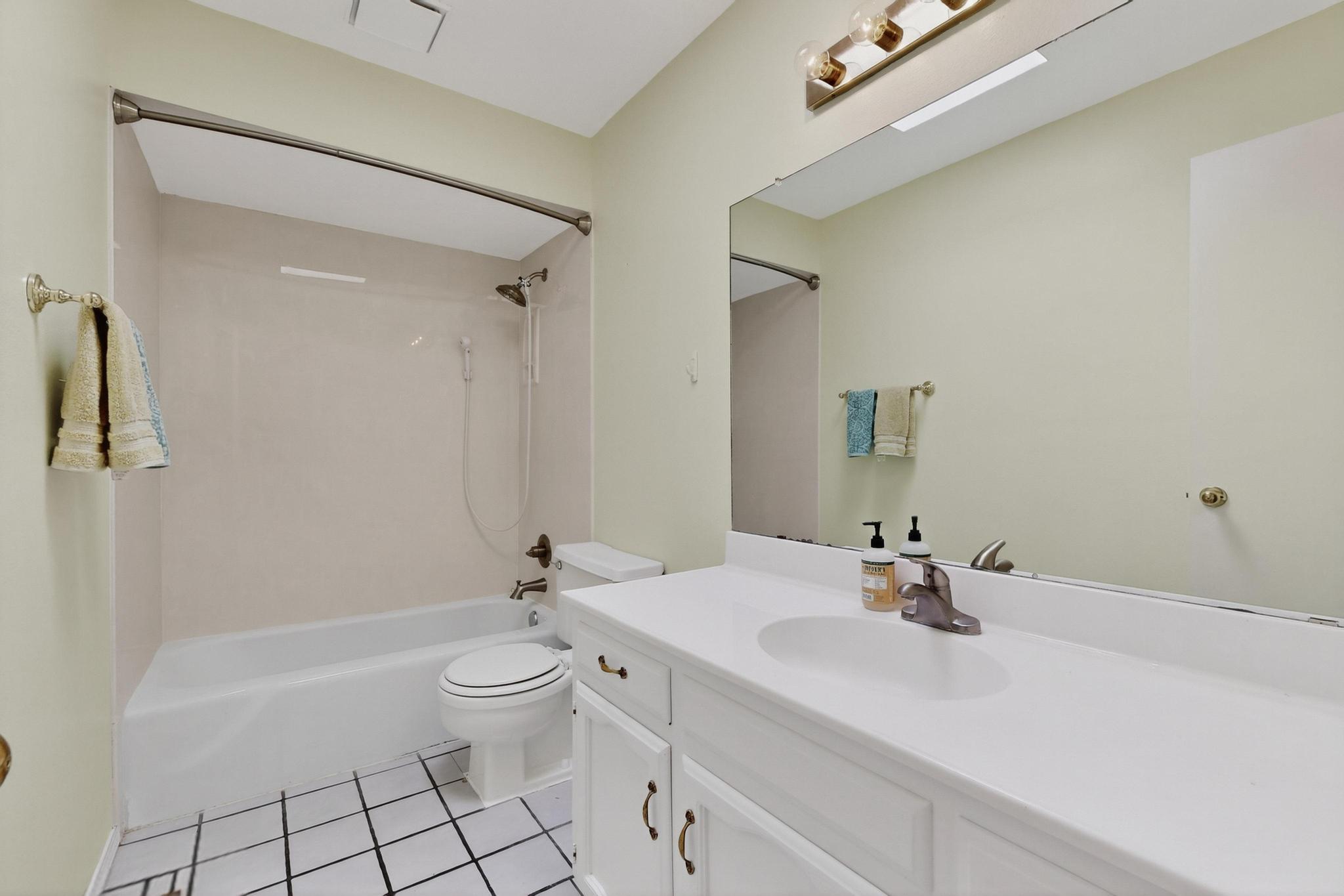 8910 Chambers Place NE