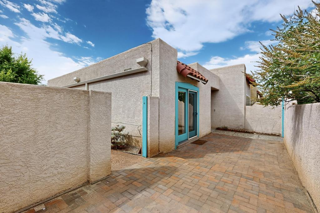 8910 Chambers Place NE