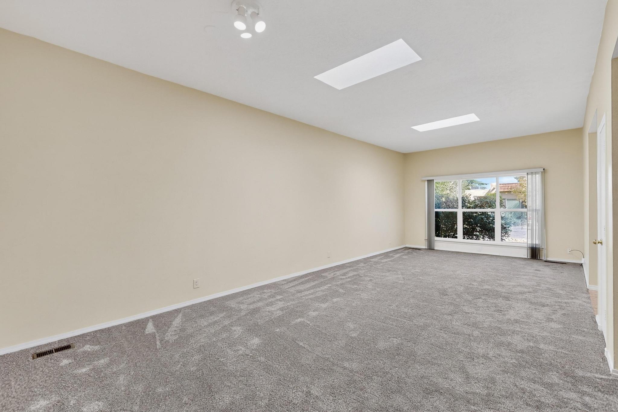 8910 Chambers Place NE