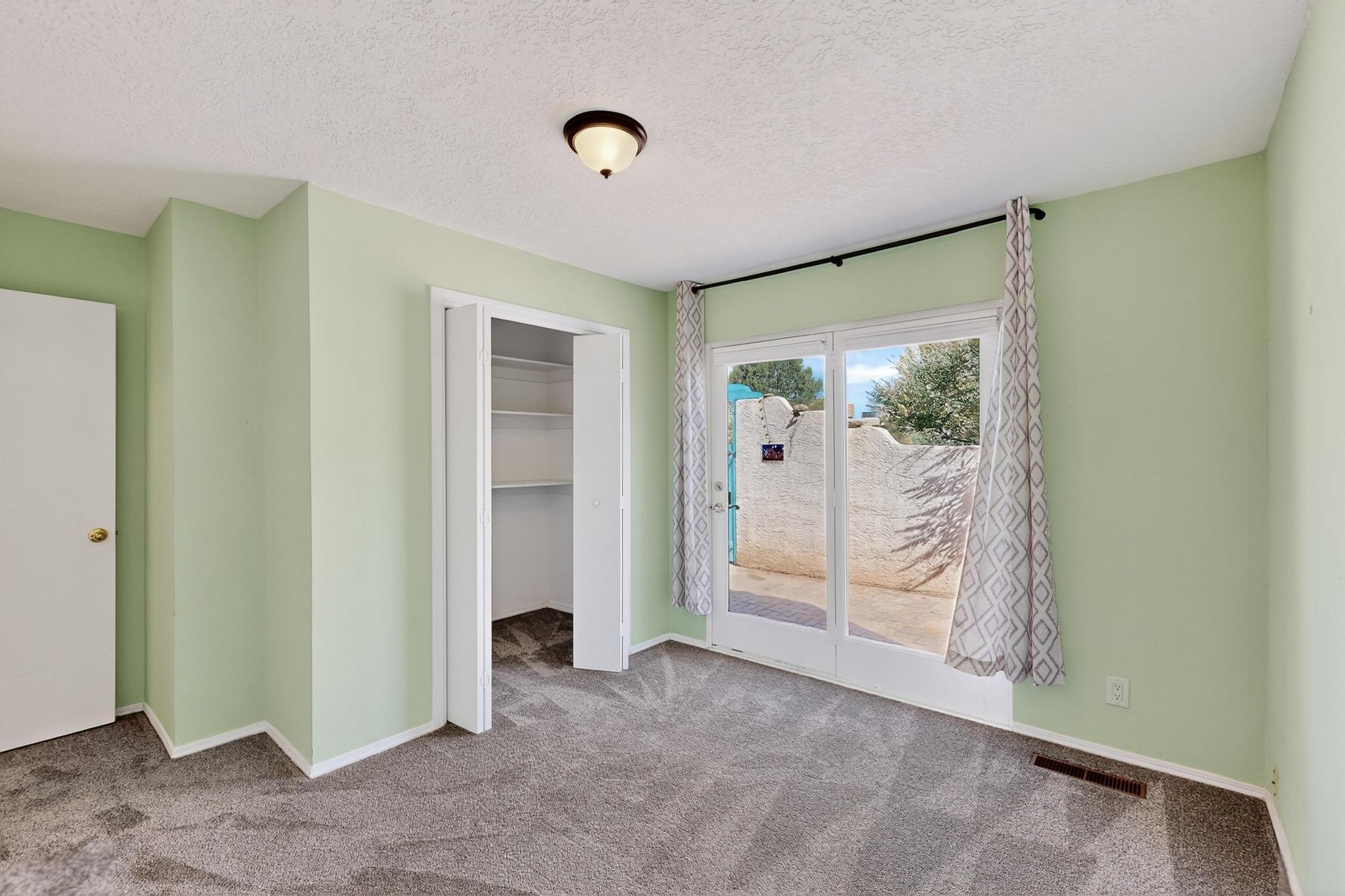 8910 Chambers Place NE