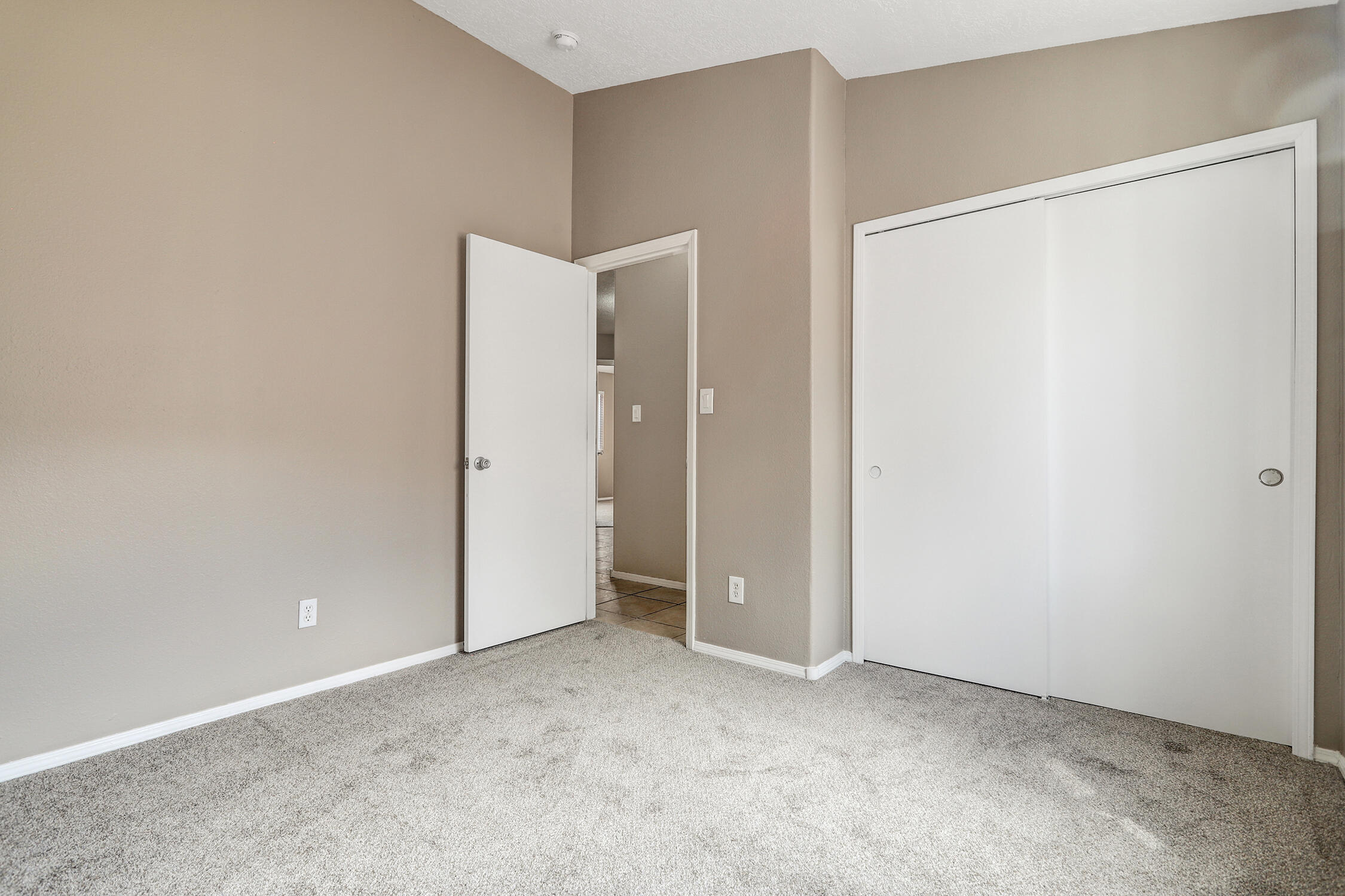 1615 QUIET DESERT Drive SW