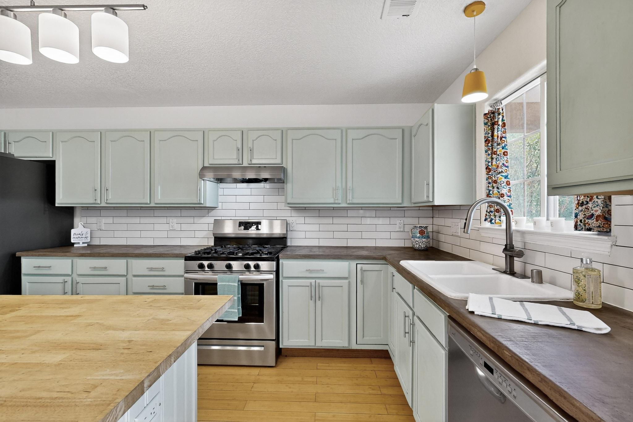 10244 VENTANA HILLS Road NW