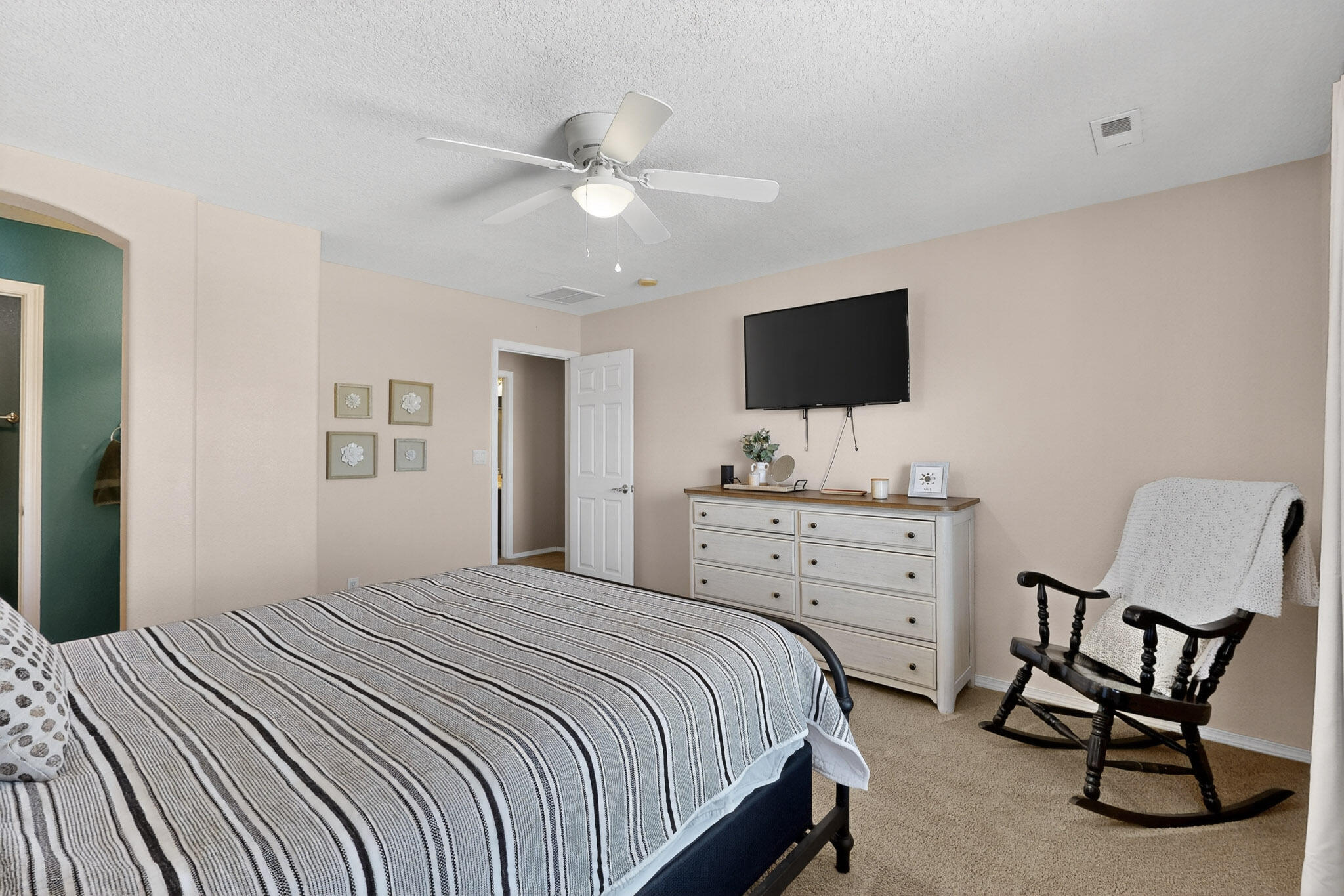 2606 AVENIDA CASTELLANA